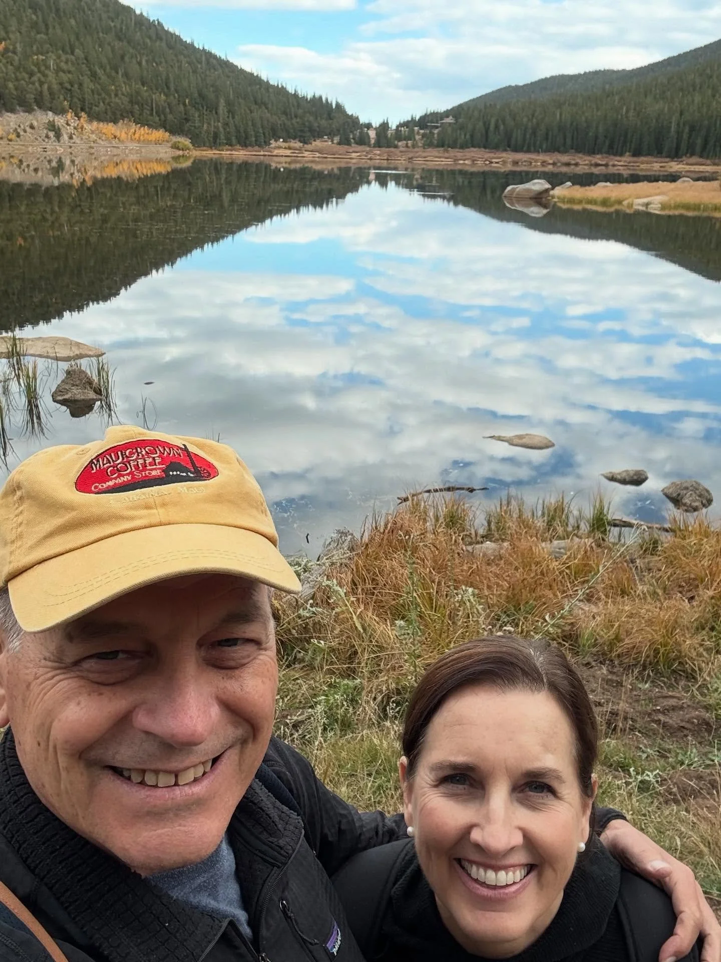 A sweet leaf-peeping excursion yesterday! 🍂🗻 We drove up to Echo Lake, oohed and ahhed over the stunning aspens in gold, went on a hike, I sketched a bit, saw a lot of wildlife, and we topped it off with a lovely dinner in Evergreen.  Such a great 