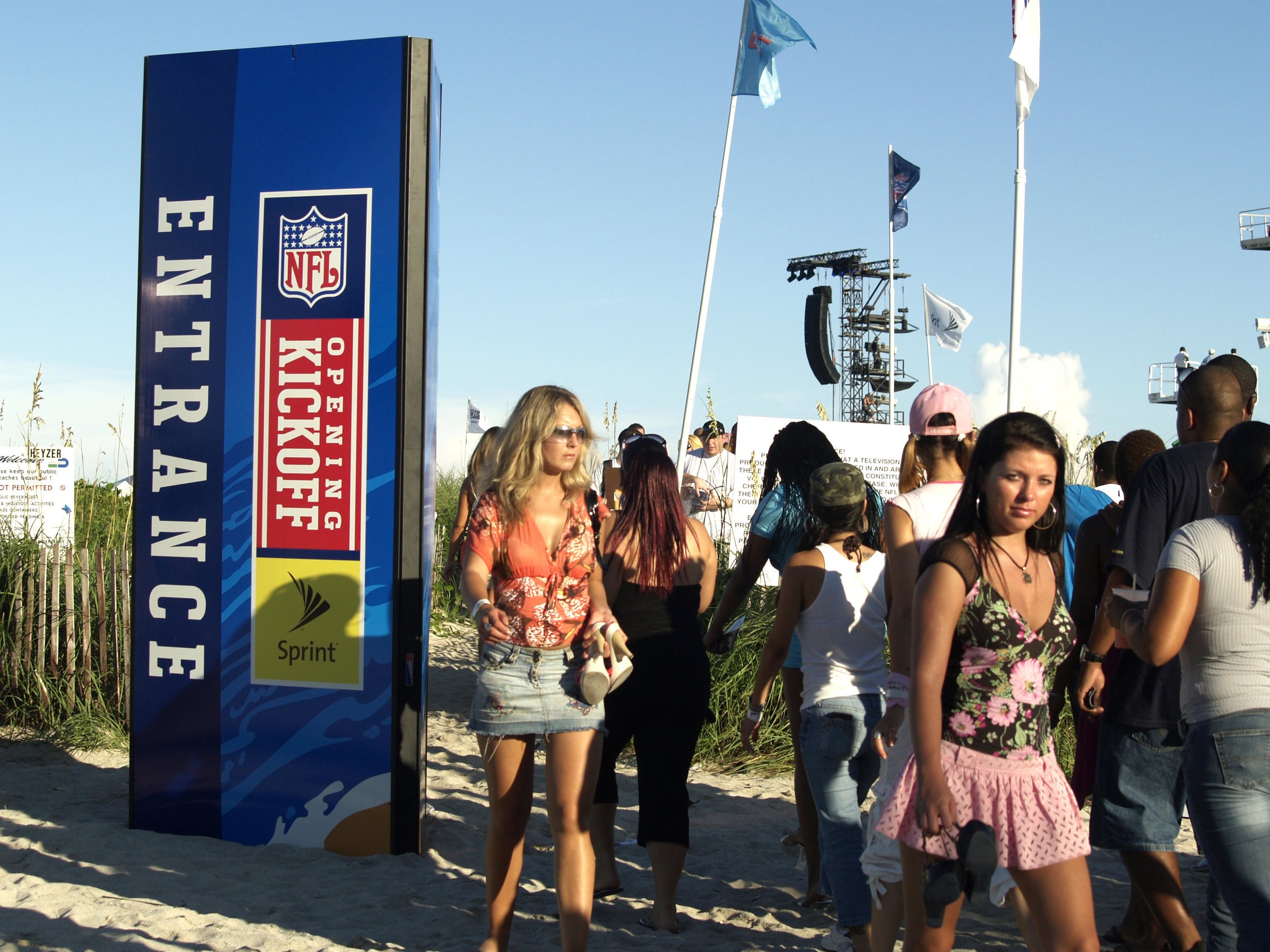 NFL-Kickoff-Wayfinding-Signs-APCG.JPG
