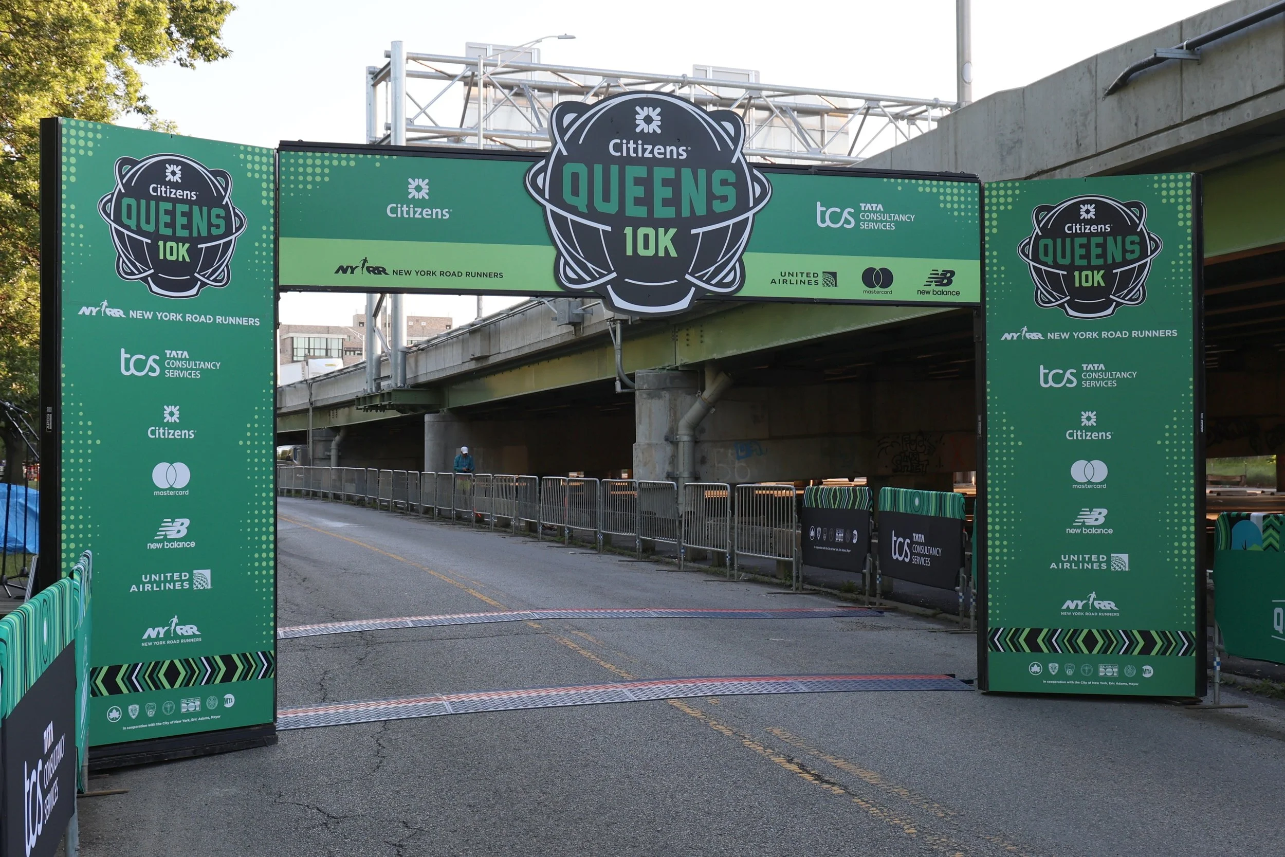 Queens-10K-Signage System-APCG.JPG