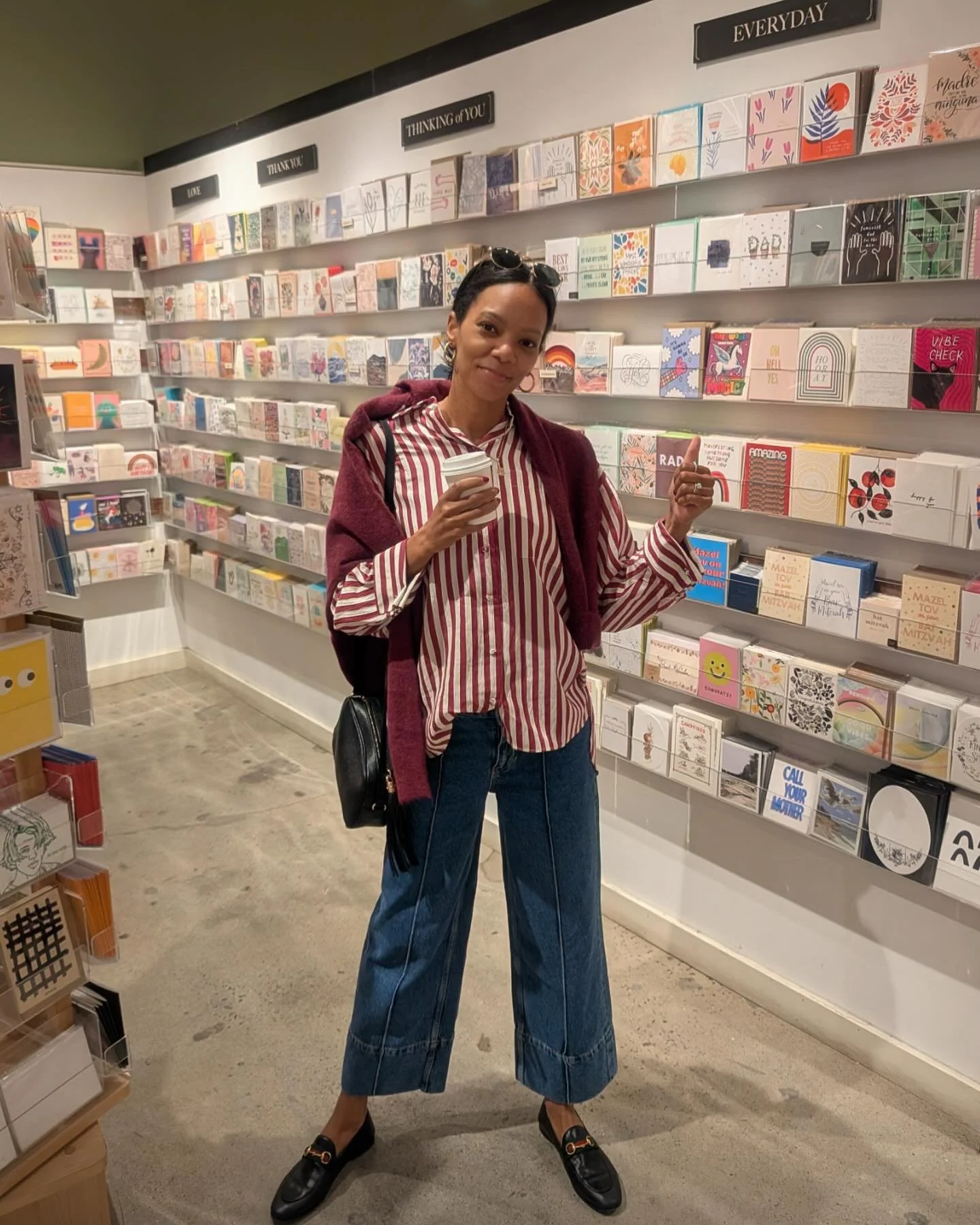 👋🏾Hi neighbors &mdash; it&rsquo;s been too long so I thought Carmelle (the illustrator) and I (the writer) would reintroduce ourselves. I&rsquo;ll go first and then @carmellecreates, you&rsquo;re up next my friend! 

🍑 I was born in Atlanta and ra