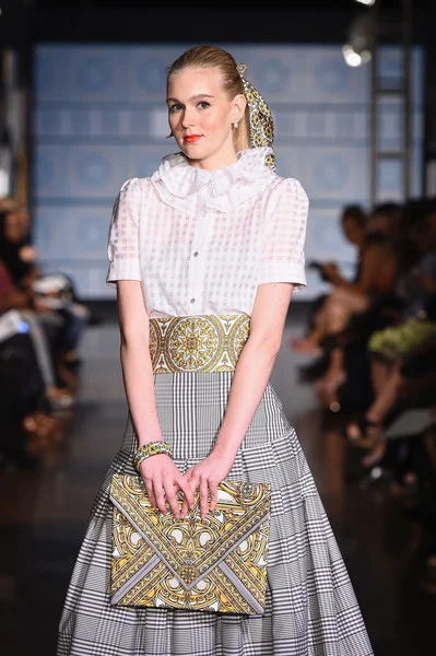 53 Marisol+Deluna+NYFW+Runway+Show+YZS-Fjupg9Il.jpg