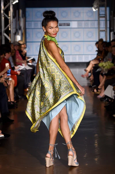 Marisol+Deluna+NYFW+Runway+Show+7aSLgmo_M6Nl.jpg