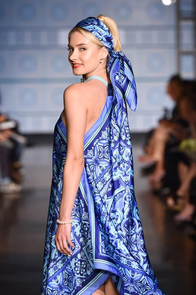 Marisol+Deluna+NYFW+Runway+Show+uEfIxDMFnuMl.jpg