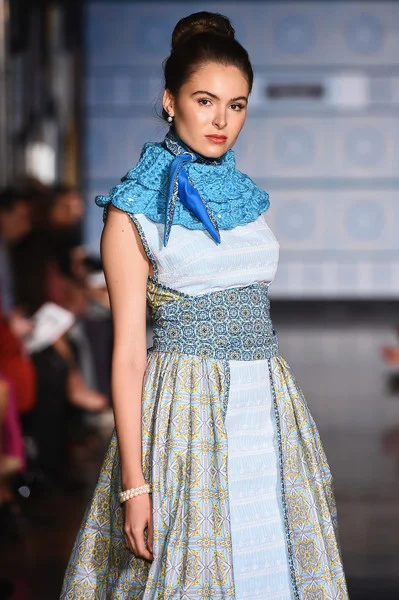 Marisol+Deluna+NYFW+Runway+Show+Q6hR1IhA8OOl.jpg