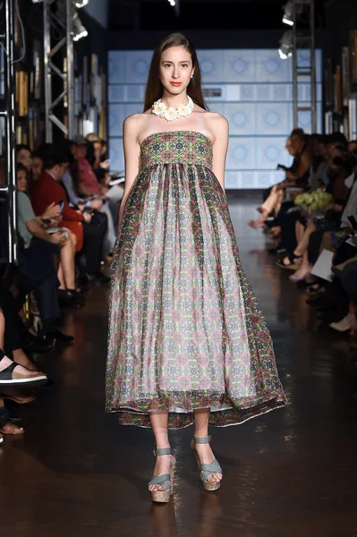 18 Marisol+Deluna+NYFW+Runway+Show+YsIY8ERHou6l.jpg