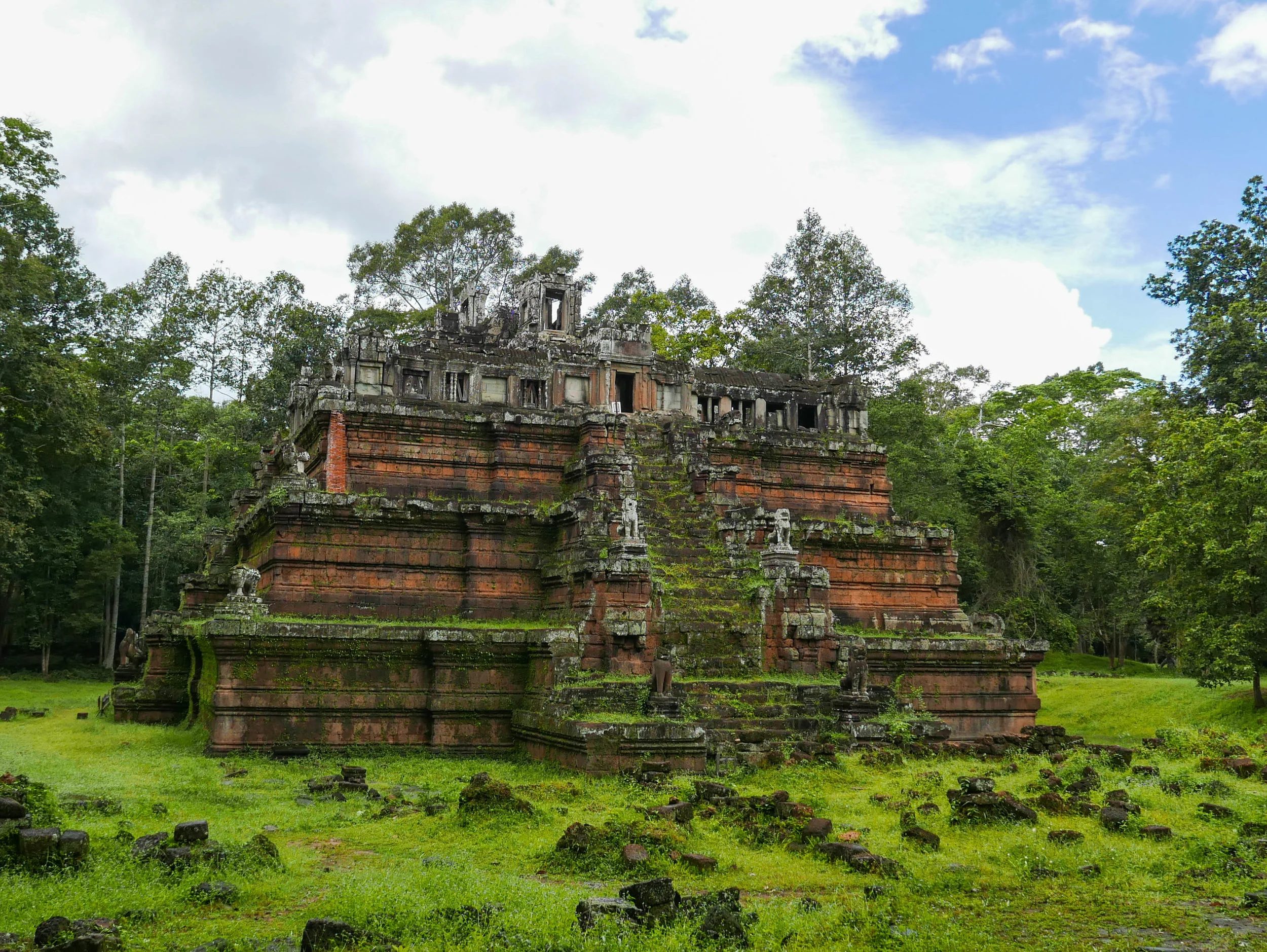 Ruins - Angkor - Cambodia.jpg