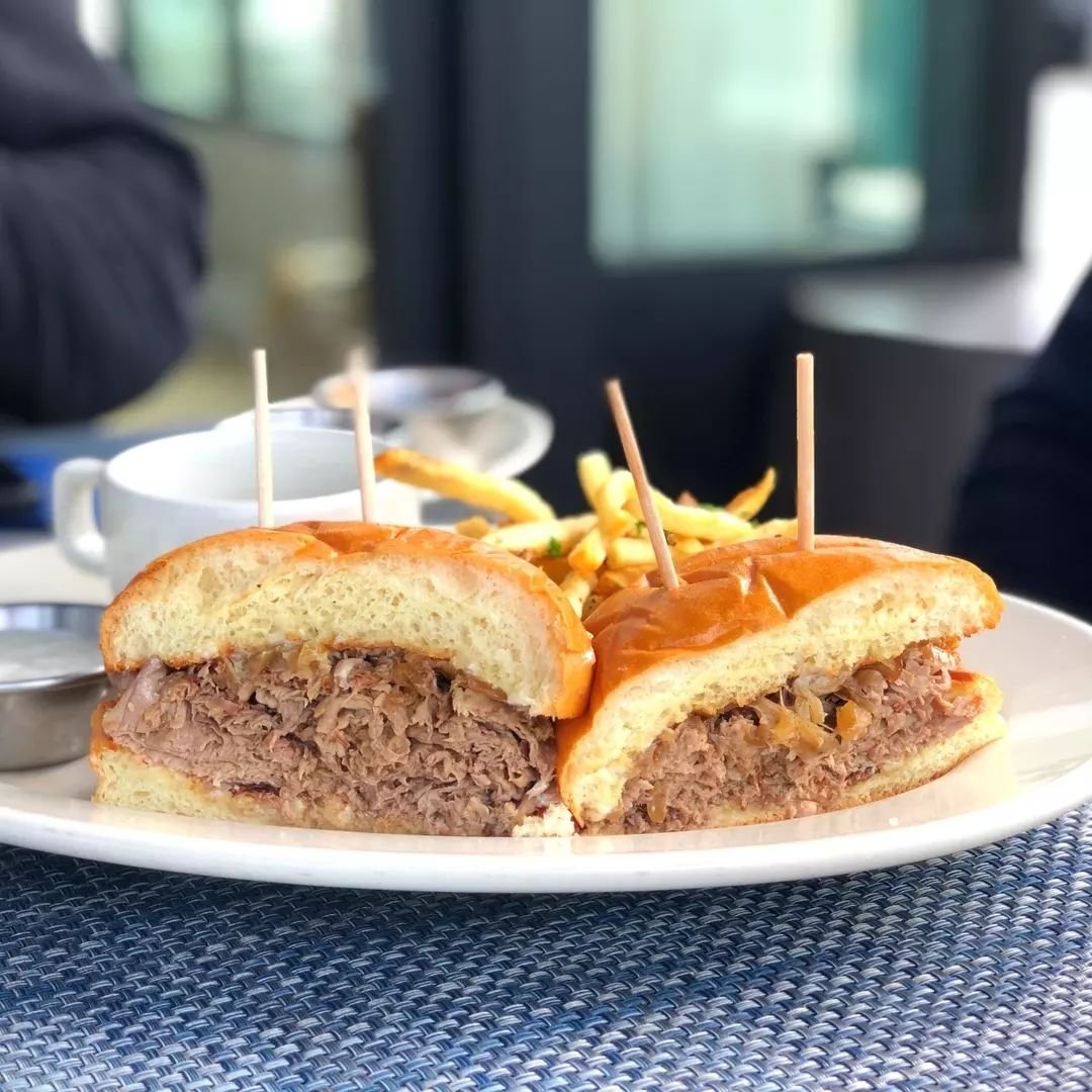 A cut above the rest&nbsp;🥩

National Prime Rib Day calls for one of our French Dip Sandwiches, made with&nbsp;thinly sliced prime rib, grilled onions, and mayonnaise 😋

#danapoint #oceats #eatthis #ocfoodie #ocevents #danapointharbor #ocmoms #what