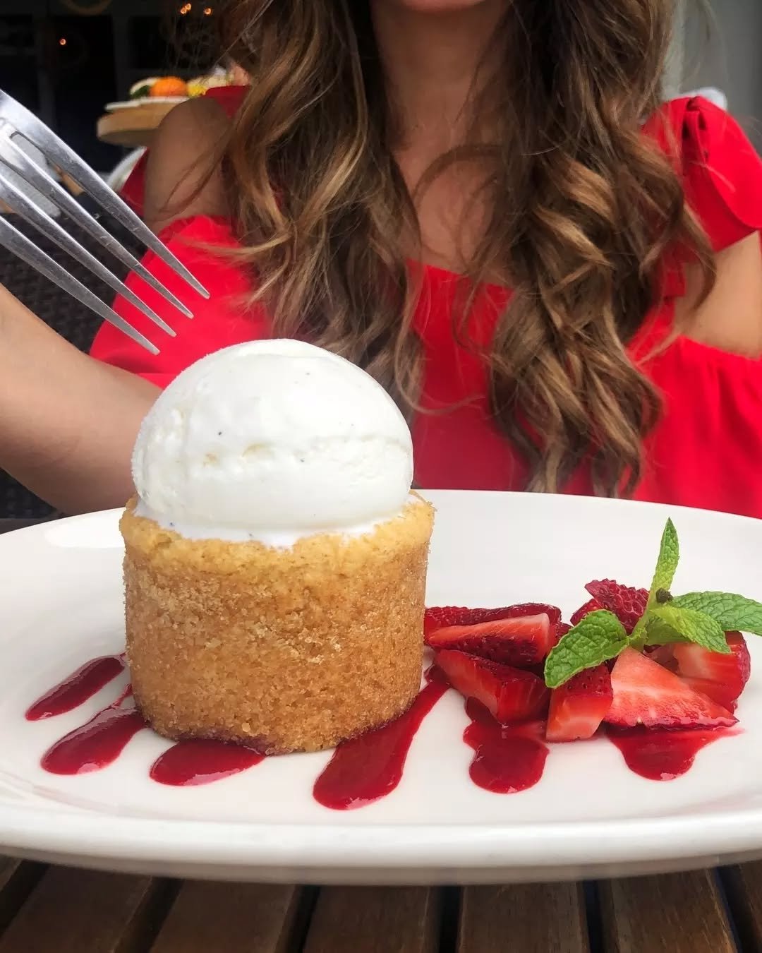 The dessert of your dreams this National Cake Day...&nbsp;☁️

🍰&nbsp;Our popular Butter Cake is calling your name!&nbsp;

#danapoint #insiderfood #oceats #eatthis #ocfoodie #seafoodrestaurant #pacificcoast #patiodining #foodlifestyle #ocmoms #danapo