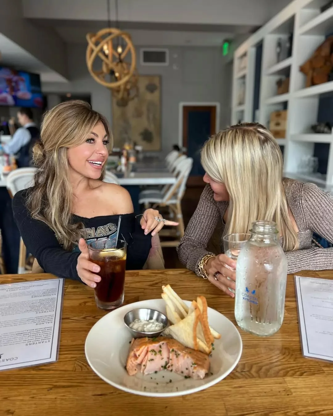 We love a weekly bestie debrief over drinks and apps.&nbsp;🍹🙌

#coastalkitchen #danapoint #ocfoodie