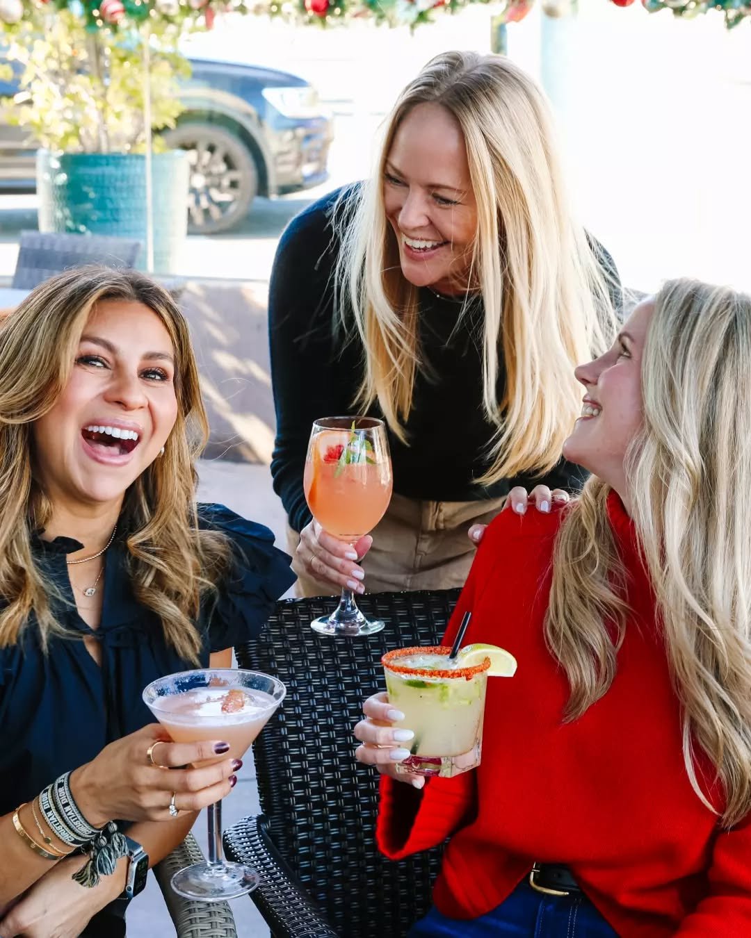 Holiday cheer by the glass.&nbsp;🍸✨
 
#coastalkitchen #danapoint #oceats #cocktails