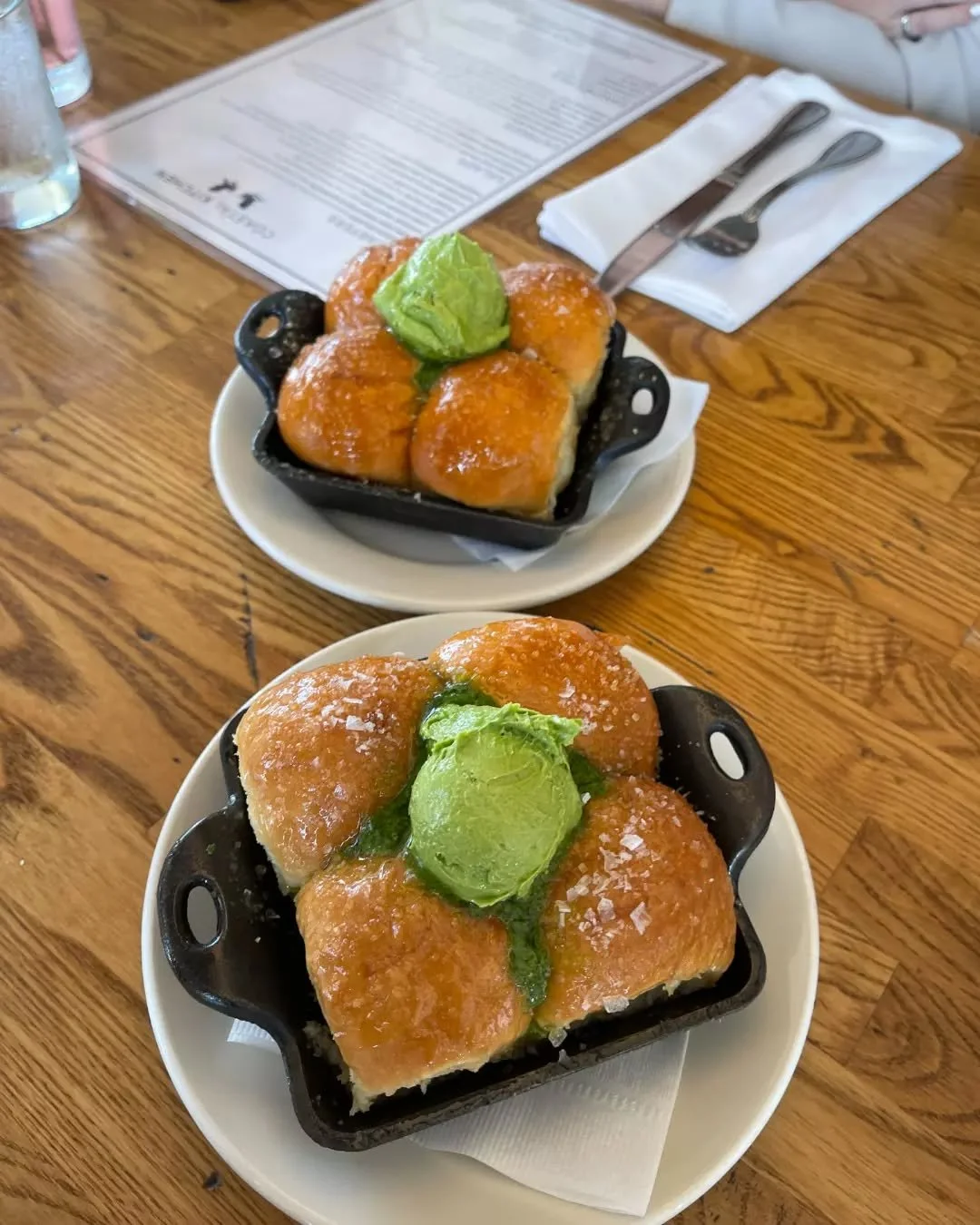 Say it with us: carbs don't count during the holidays!&nbsp;🥖💙

Parker House Rolls&nbsp;| Served with&nbsp;golden brown butter and herbs.&nbsp;

#coastalkitchendanapoint #parkerhouserolls