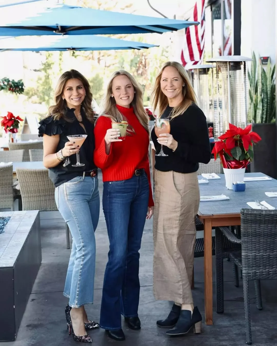 Food tastes best when shared with loved ones&hellip; especially during the holidays. 💙✨

BTW &mdash; voting closes for the Best of Dana Point this week on 12/19! We appreciate all of your support so far. 💙

#coastalkitchen #danapoint #ocfoodie #bes