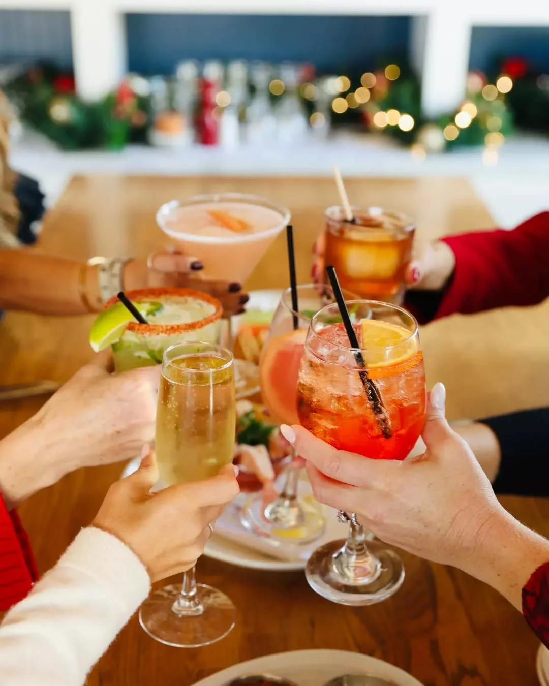 Making spirits bright, one sip at a time!&nbsp;🥂 

Holiday Hours:
✨ Christmas Eve: 11:30 AM-9:00 PM
✨ Christmas Day: Closed
✨ New Year&rsquo;s Eve:&nbsp;11:30 AM-9:00 PM
✨ New Year&rsquo;s Day:&nbsp;11:30 AM-9:00 PM

#coastalkitchen #danapoint #coas