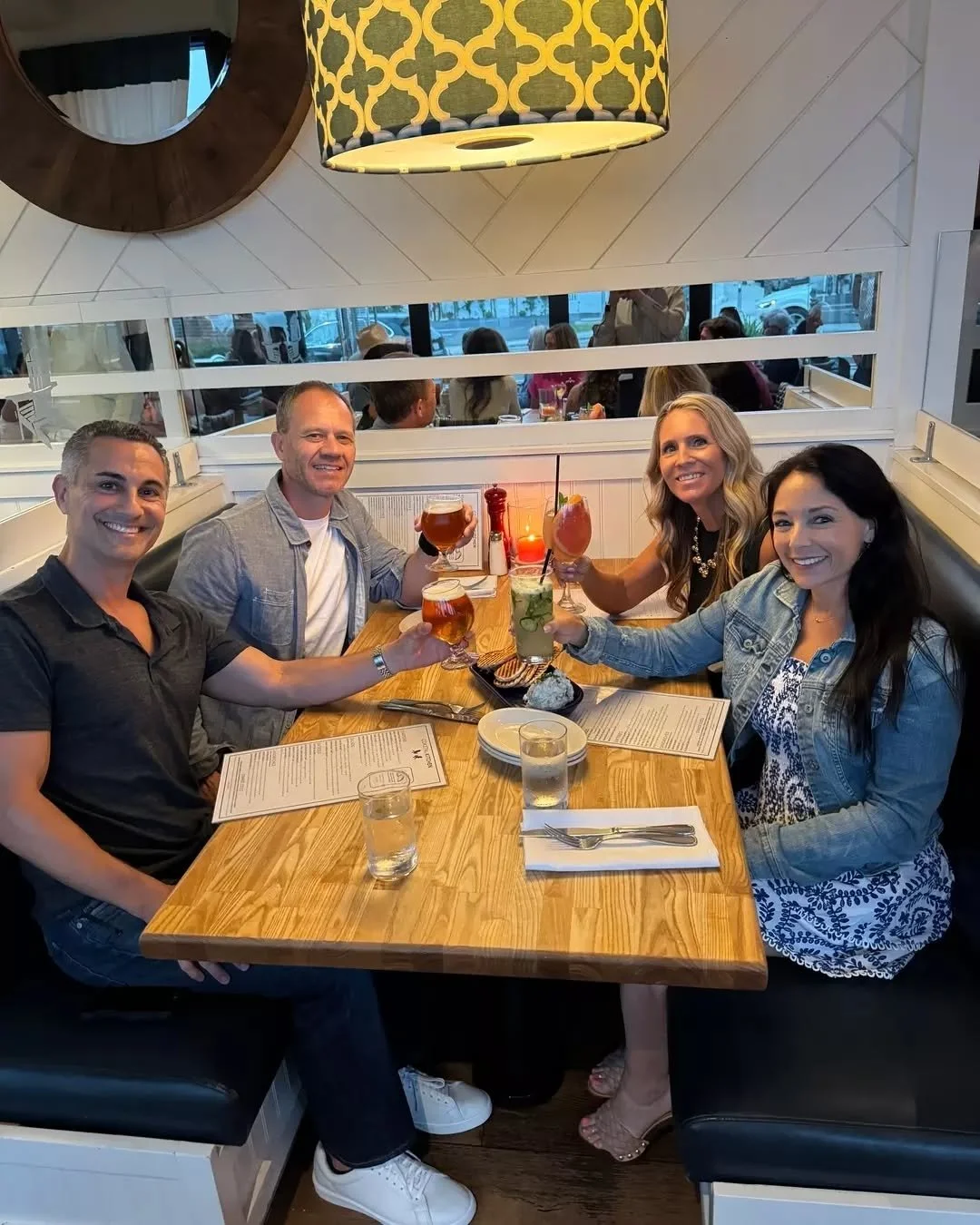 Double date night means double the fun (and double the cocktails 🍸).

#coastalkitchen #danapoint #cheers #datenight