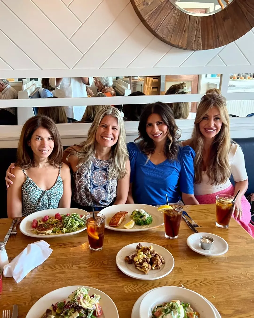 Yummy seafood and a catch-up session with the besties >> 🥰

#CoastalKitchenDanaPoint #OCEats