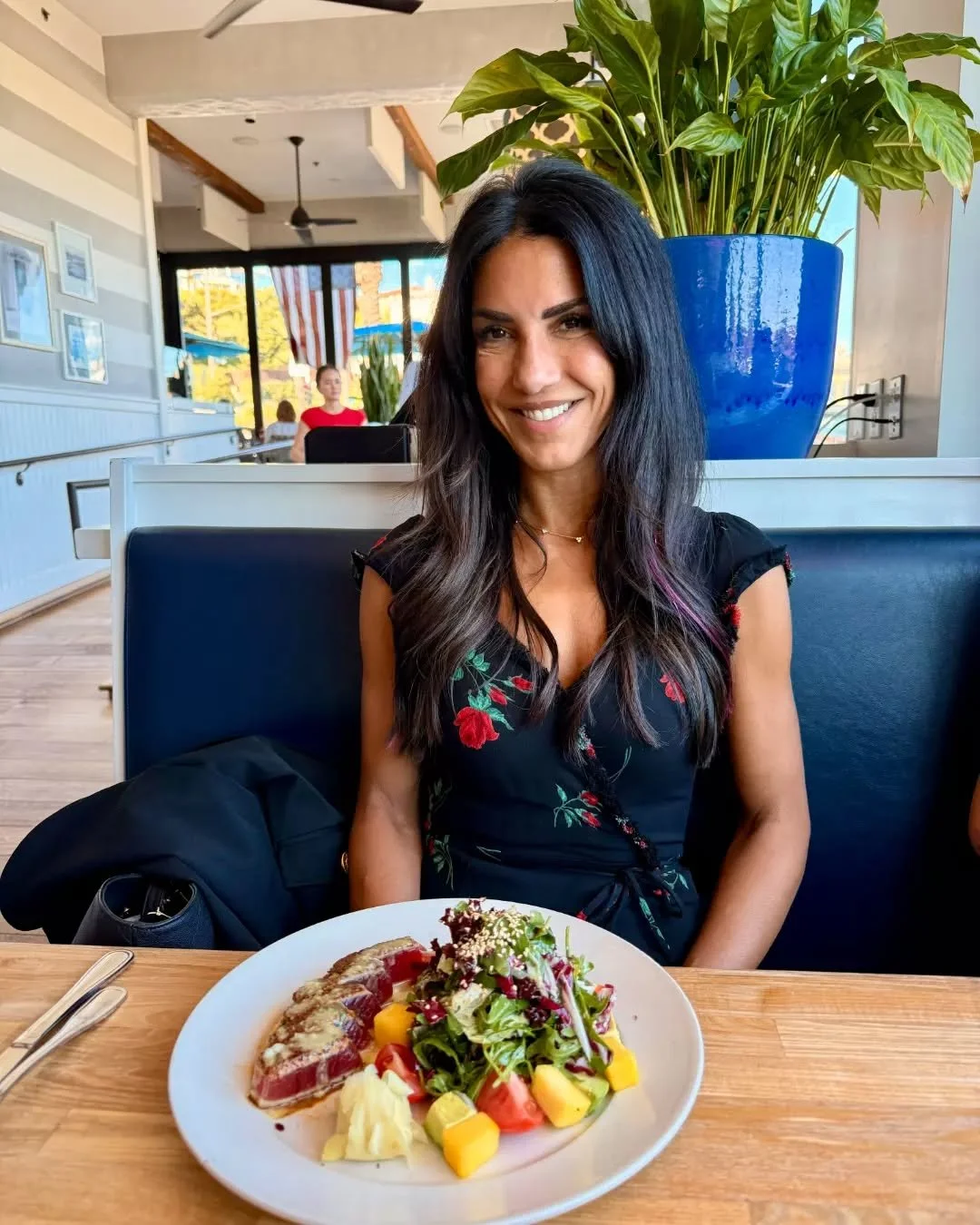 Fresh and colorful bites await! 😍

#1 Ahi Tuna Salad ┃mixed greens, mango, tomatoes, red onion, avocado, sesame seeds, house vinaigrette

#CoastalKitchen #AhiTuna