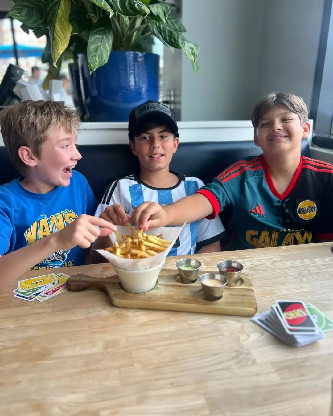 Summer is coming up quick! ☀️

Let&rsquo;s be real: Nothing beats the heat quite like a good cheeseburger and a mountain of fries. 🍟

Drop the kids off at the table and take a breather. You&rsquo;ve earned the cool-down. 🥤

#CoastalKitchen #DanaPoi