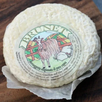 Brunet cheese, goat's milk from Piedmont