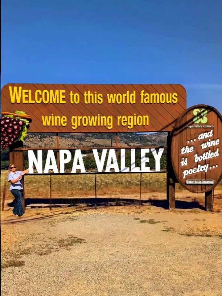 Napa recap 🍷... So far:

I can't be the only one with NO CHILL at all when I see the iconic SIGN!! 🍇✨

Forever spoiled by the view from my room at @alila.napavalley! A wonderful property with a fabulous team (special thanks to Eunice, you made me f
