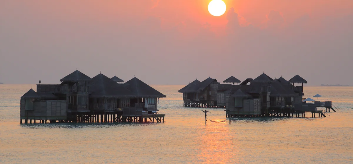 Gili_GLM_Crusoe-Residence-at-Sunset.jpg
