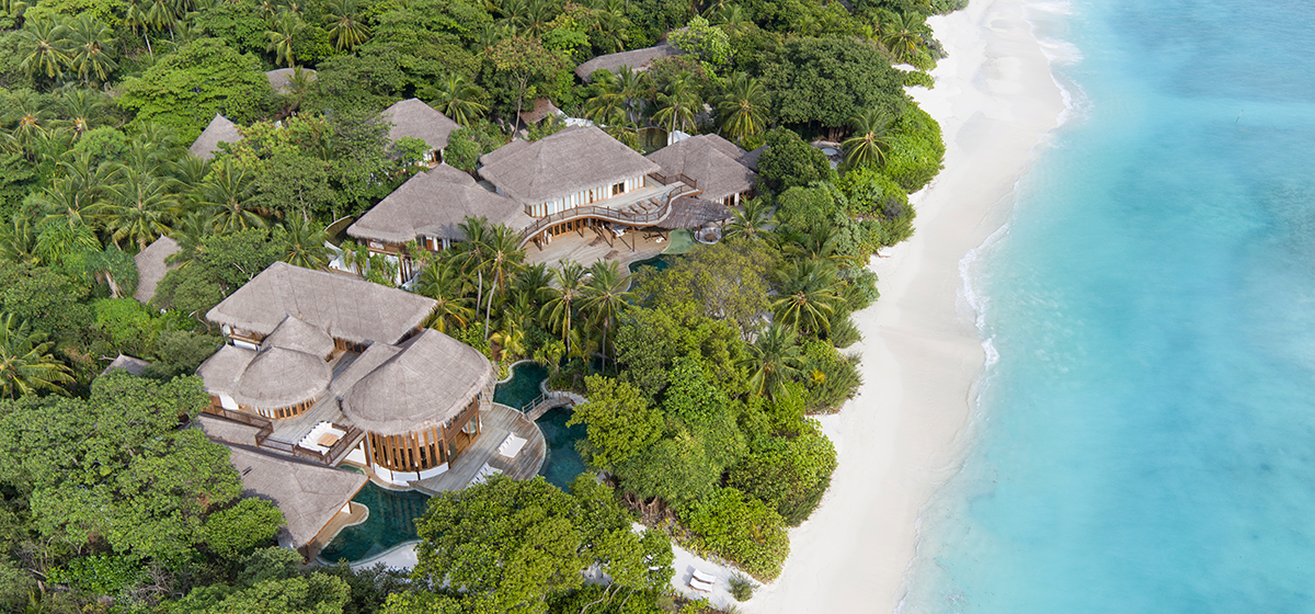 001-Soneva-Fushi_Villa41_Aerial_Shot_3_by_Richard_Waite.png