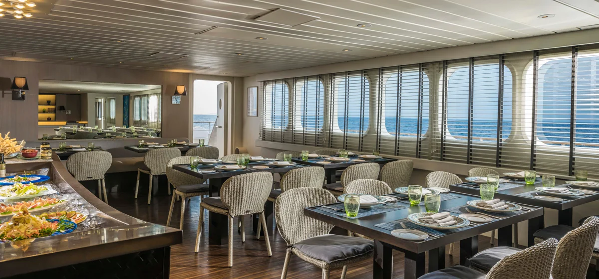 Four-Seasons-Explorer---Dining-Room.jpg