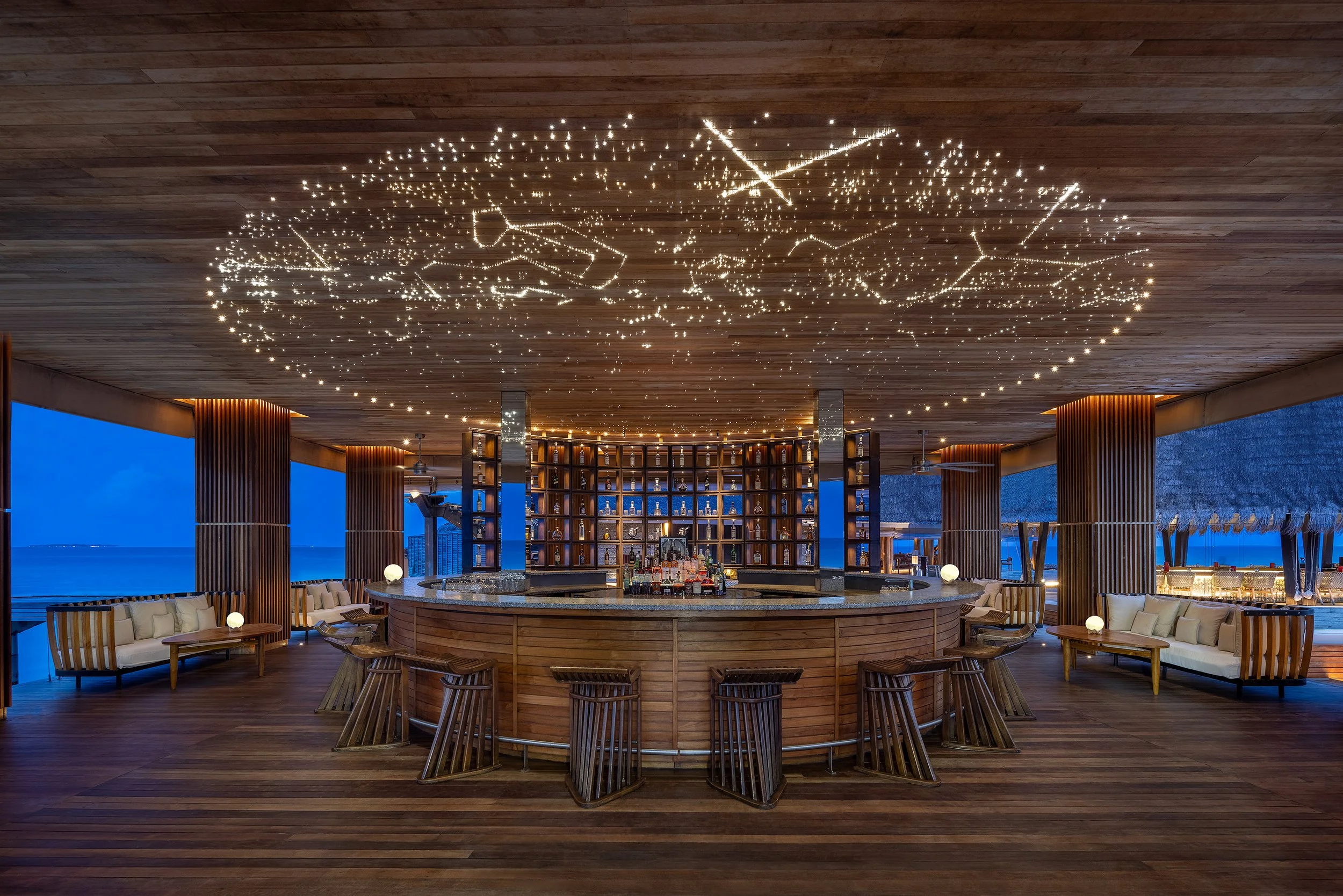 SKY Bar 