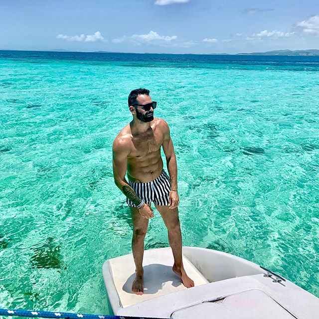 Happy #nationalsunglassesday 😎 @k_p_e wearing the new collection 🕶
.
.
. 
#sunglasses #beachday #swimsuit #summer #bikiniseason #sun #miami #throwbackthursday #tbt #vibes #goodvibes #beachbody #fashion #eyewear #menstyle #womenstyle #style #vacatio