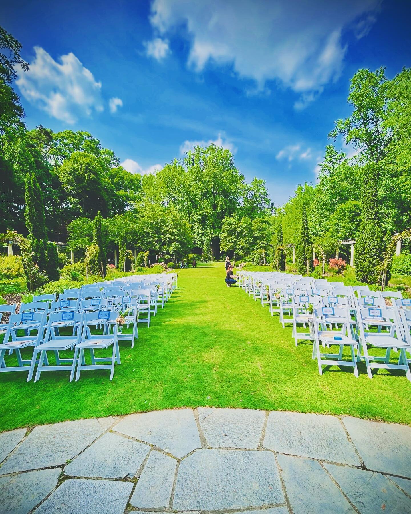 What an absolutely #gorgeous day for a wedding! Congratulations Allison and Randy! We are so excited for new beginnings! You could not have picked a better venue! @catorwoolfordgardens is simply stunning! Thank you to @feteandfigs for once again for 