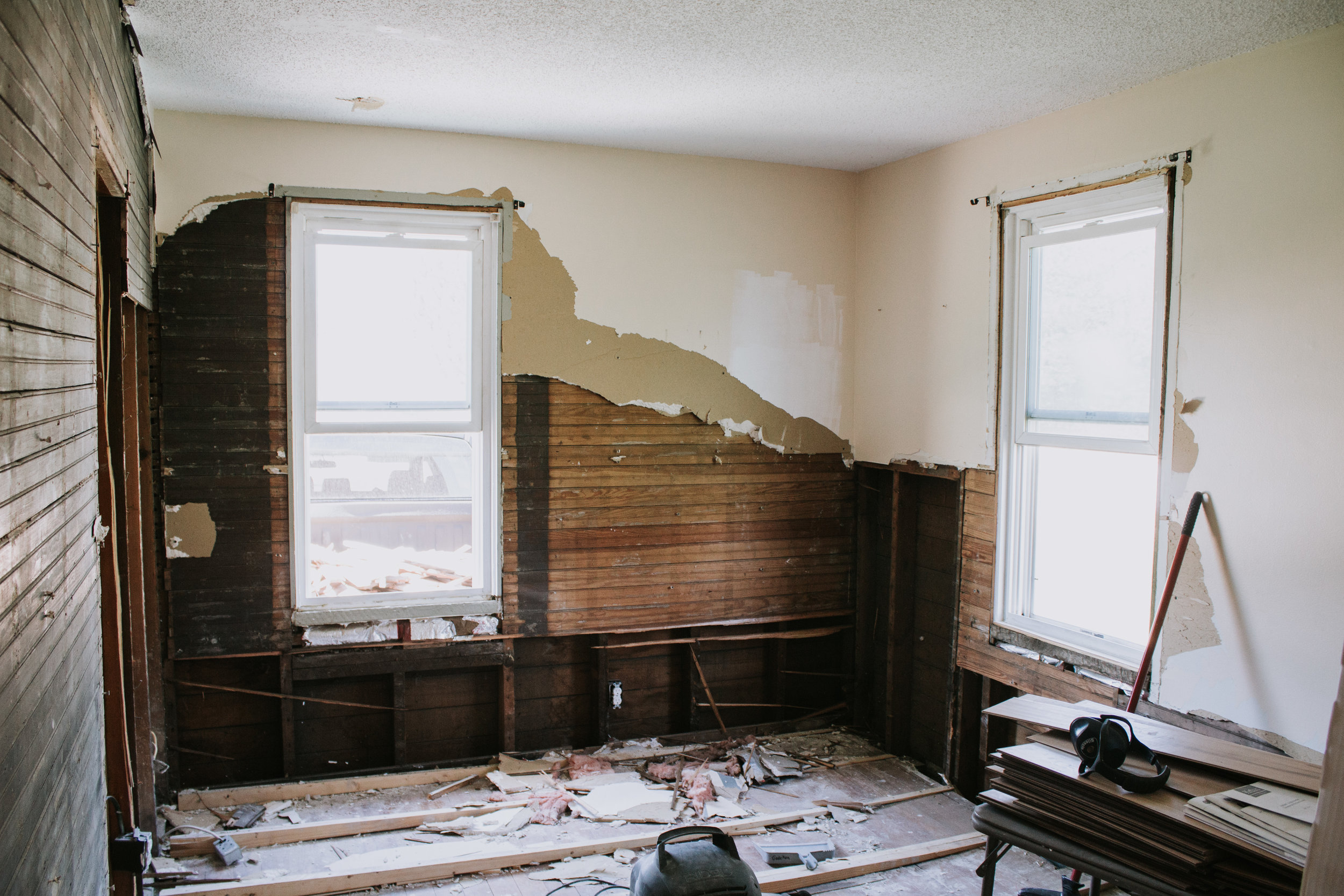 When to start from scratch vs. when to preserve and restore. Home renovation tips for fixer uppers and interior design tips for old home remodels. 3 reasons you should gut your home. 3 reasons you should save/restore/preserve your home.