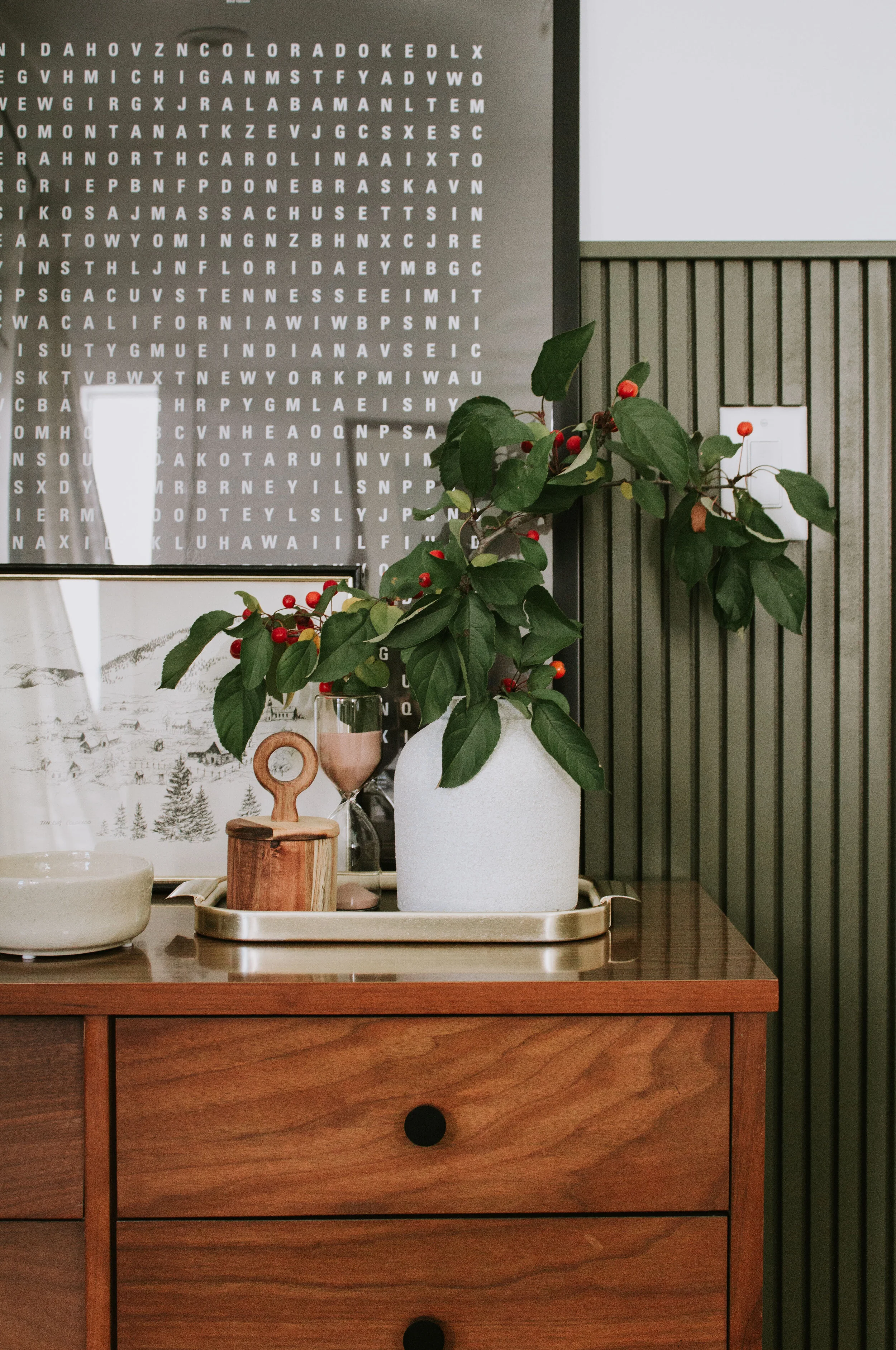 Simple Fall Decorating + 24 Decor Must-Haves! 24 fall decorative items for the home.