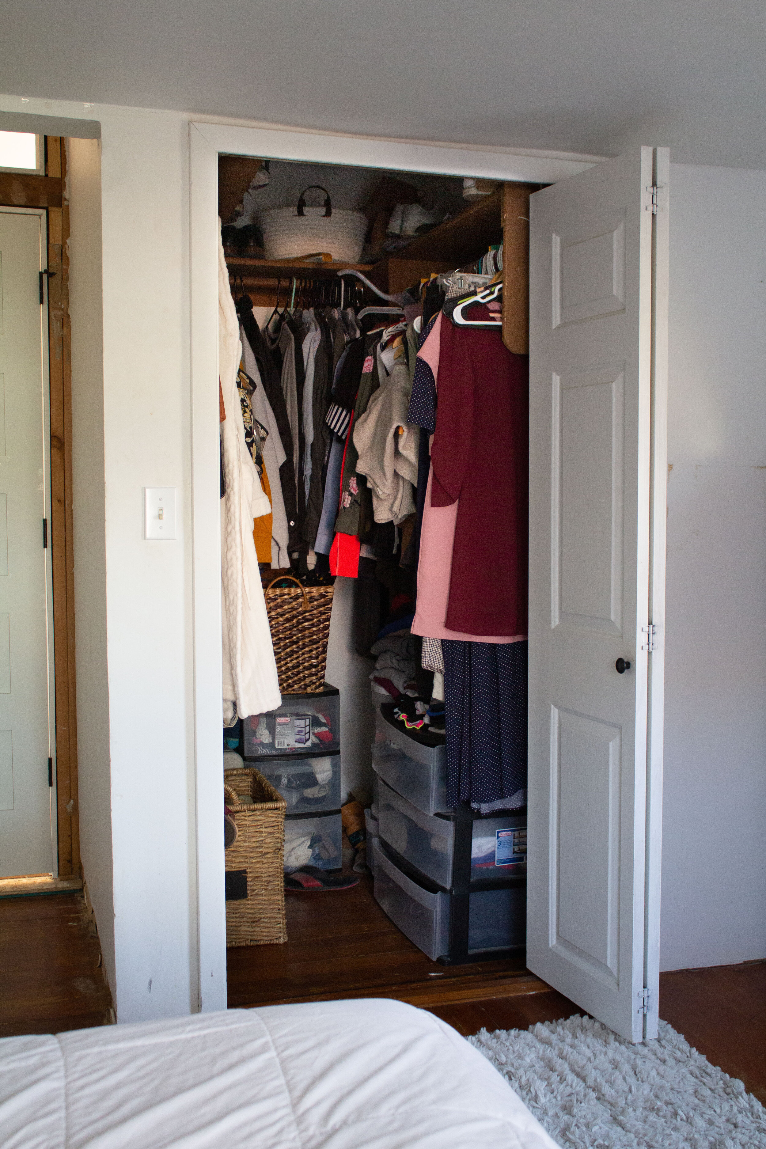 4 Day Closet Makeover - A quick organizational transformation by Nadine Stay. Walk in closet styling inspiration and DIY shelf organization. Closet Before and After Reveal!