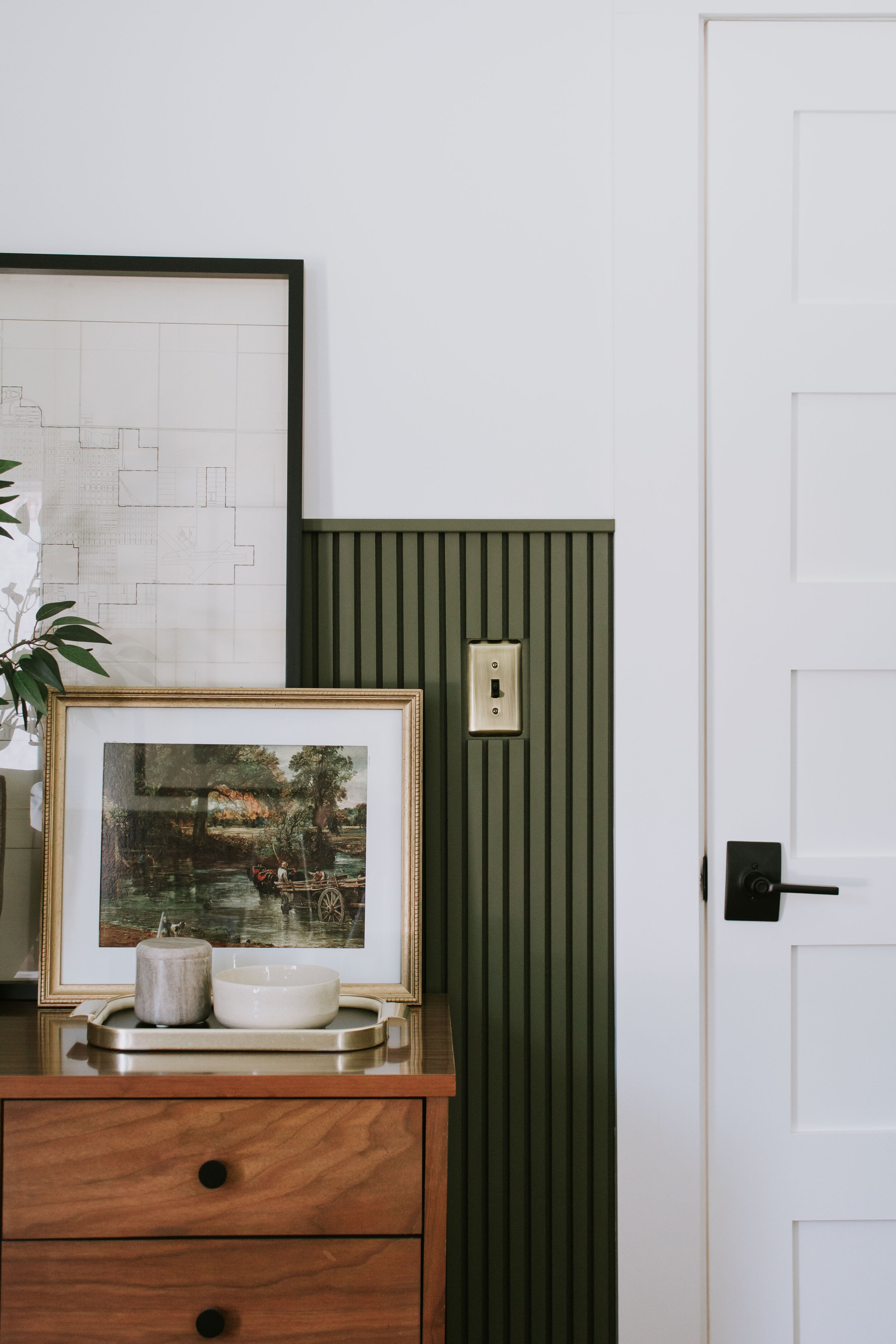 $20 Upgrade - Swapping out our standard switch and outlet covers for brushed brass designer wall plates. Inexpensive outlet and switch covers that aren't boring. | Nadine Stay