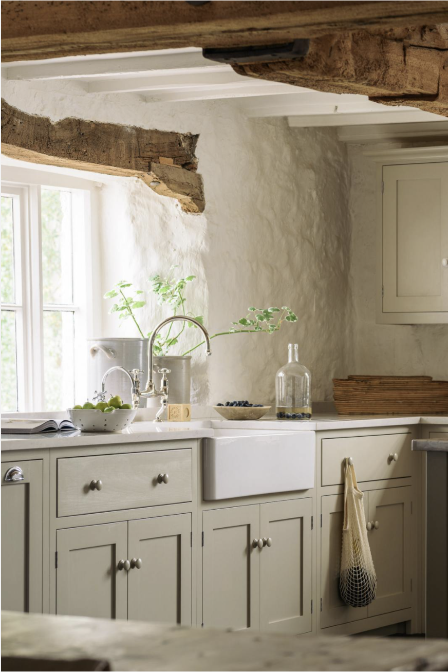 17 Key Elements to Achieving an English Cottage Look - Nadine Stay | How to turn your home into a countryside cottage. English cottage key features and tips for creating this look.