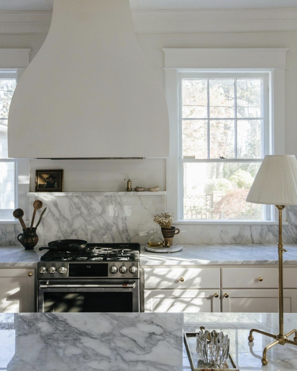 11 fads vs timeless design styles - Nadine Stay | How to identify if a design element is trendy or a classic. Interior design styles that are trends and design styles that are timeless. | Image via Carley Page Summers