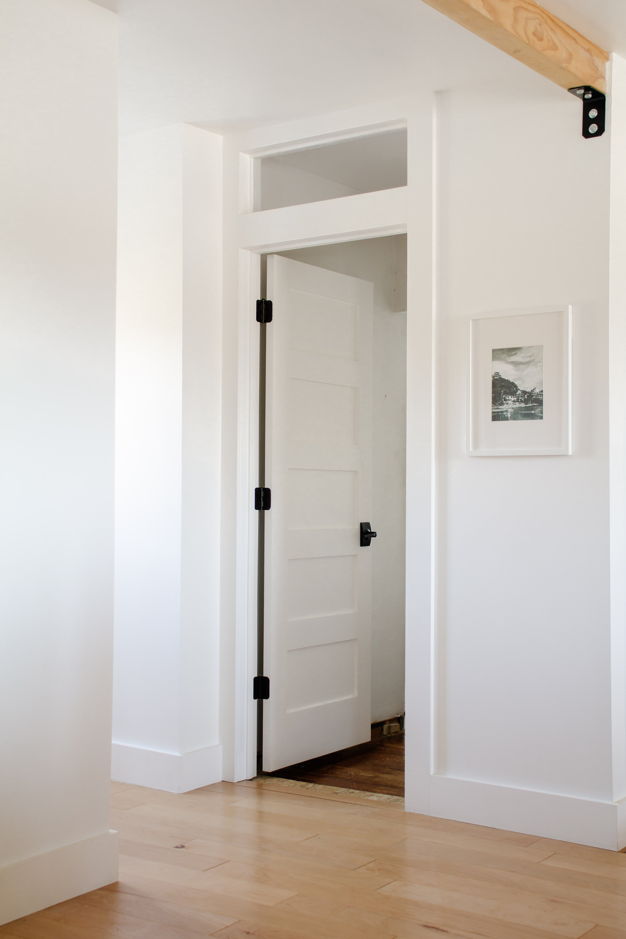 Where to find budget friendly interior doors. How to make standard and budget friendly doors look high end and custom. Interior door round up and inspiration by Nadine Stay.