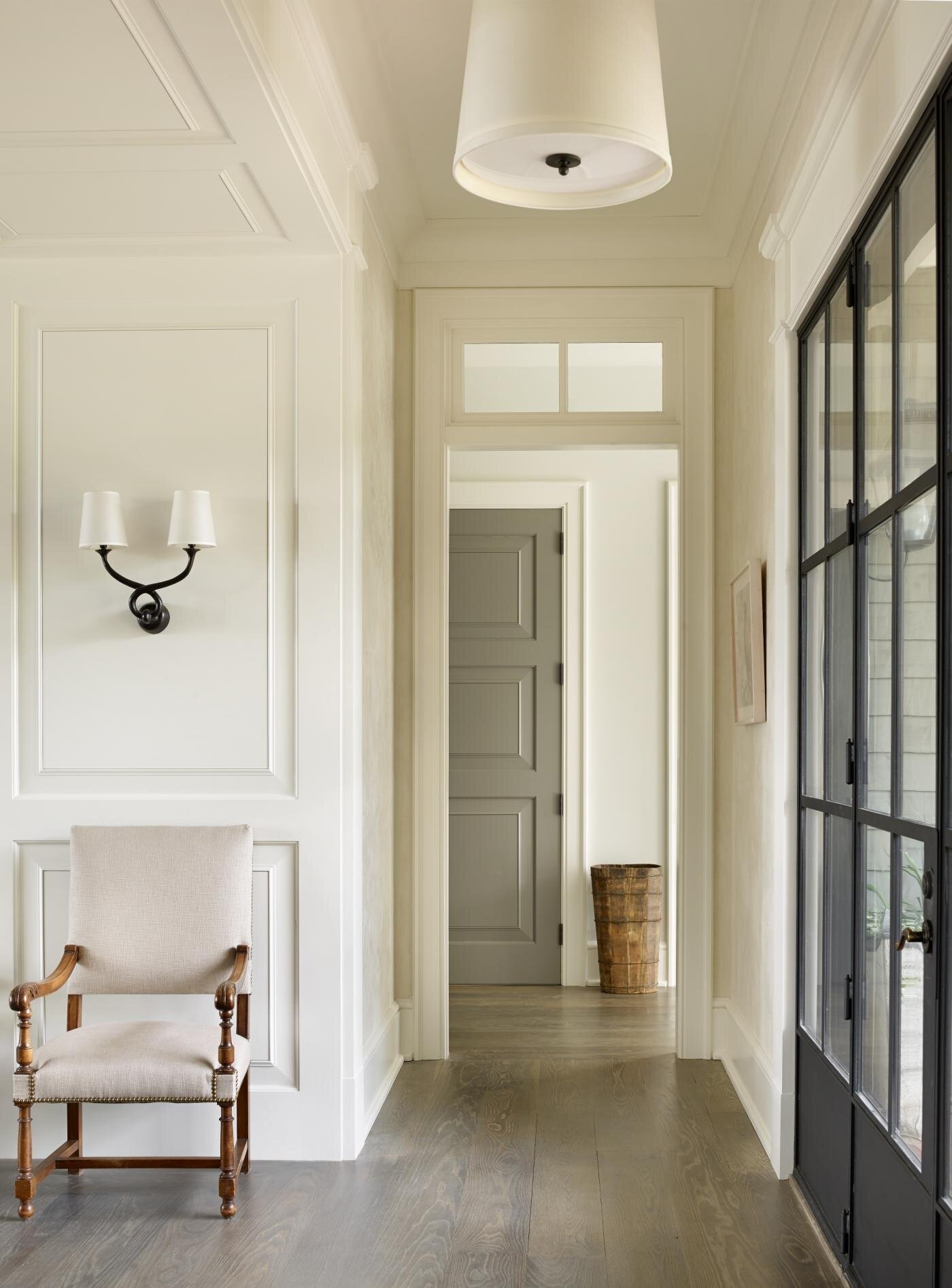 Where to find budget friendly interior doors. How to make standard and budget friendly doors look high end and custom. Interior door round up and inspiration by Nadine Stay. | Image via Beth Webb Interiors