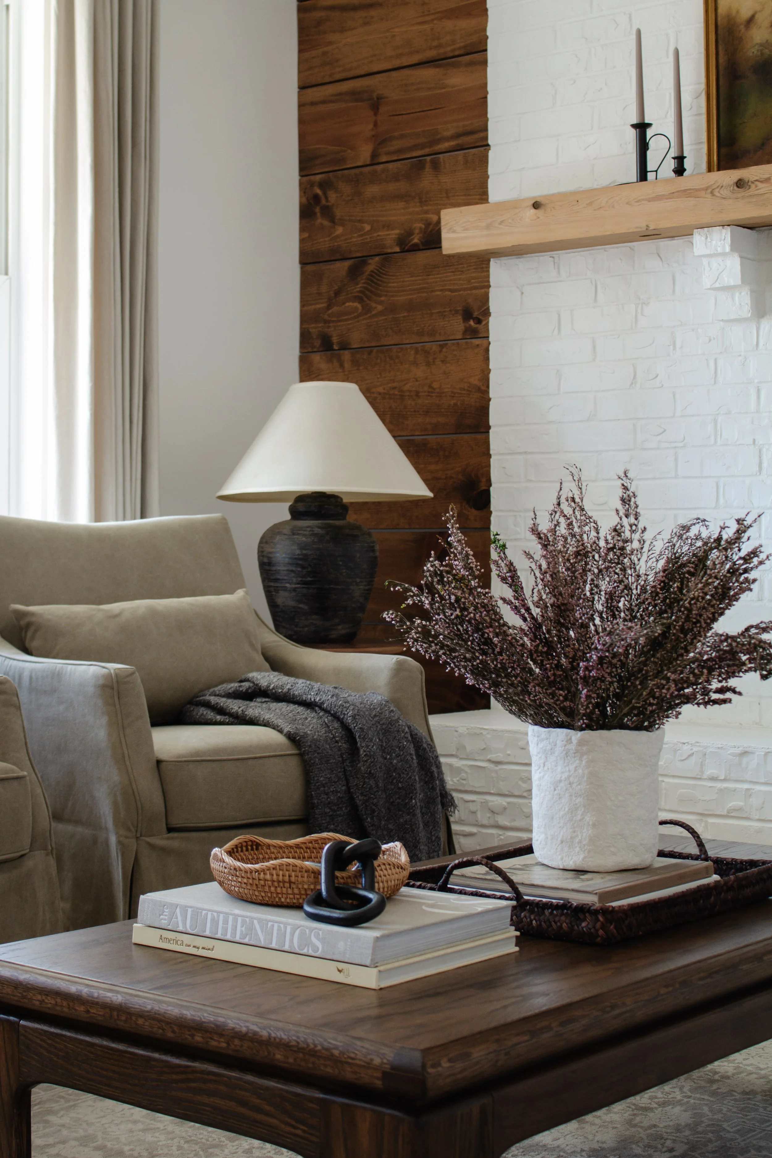 Swapping faux florals for dried florals and a roundup of my favorite dried and preserved flowers and stems. Dried flax, star flowers, lavender, and heather flowers. | Nadine Stay