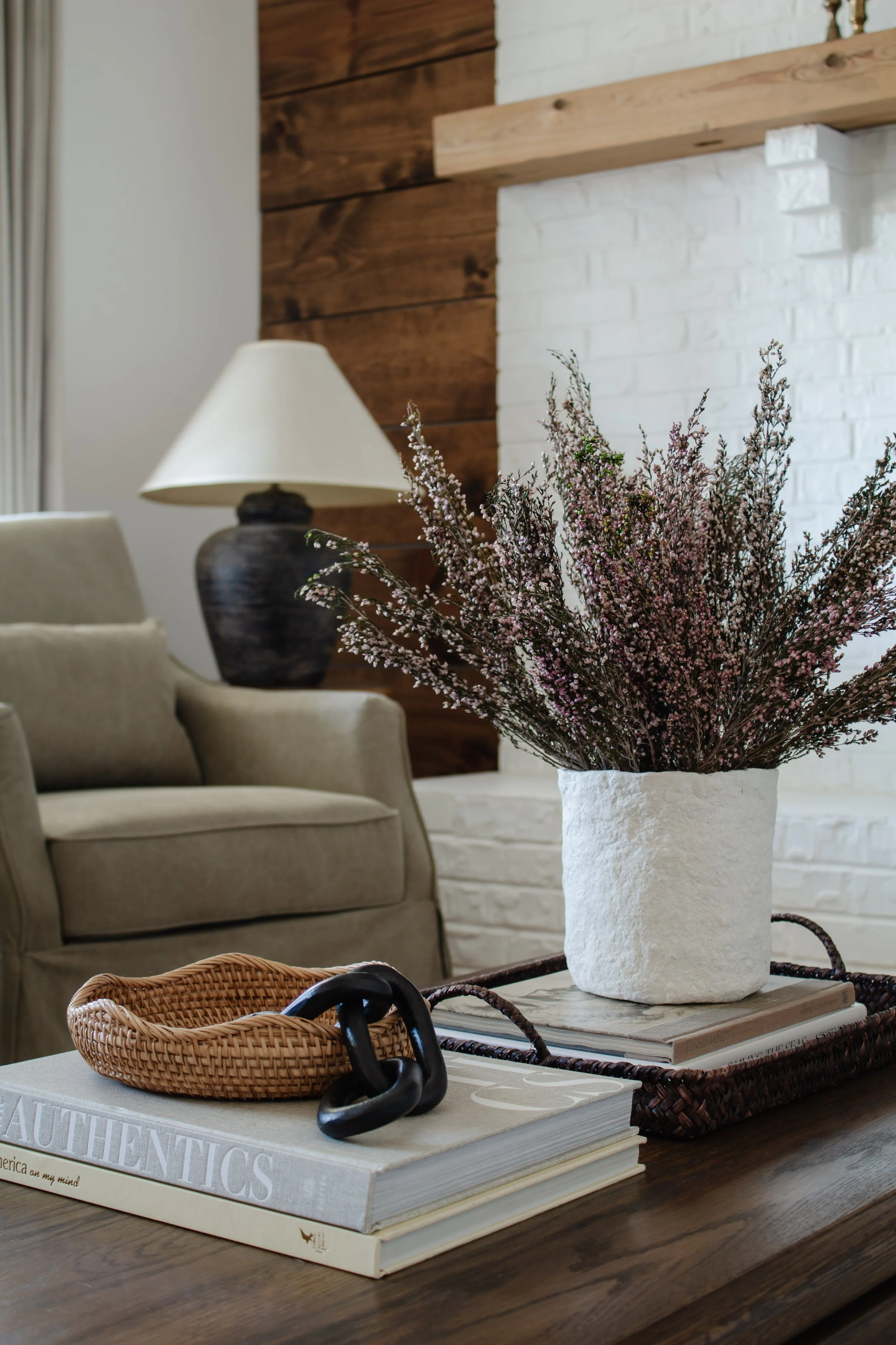 Swapping faux florals for dried florals and a roundup of my favorite dried and preserved flowers and stems. Dried flax, star flowers, lavender, and heather flowers. | Nadine Stay