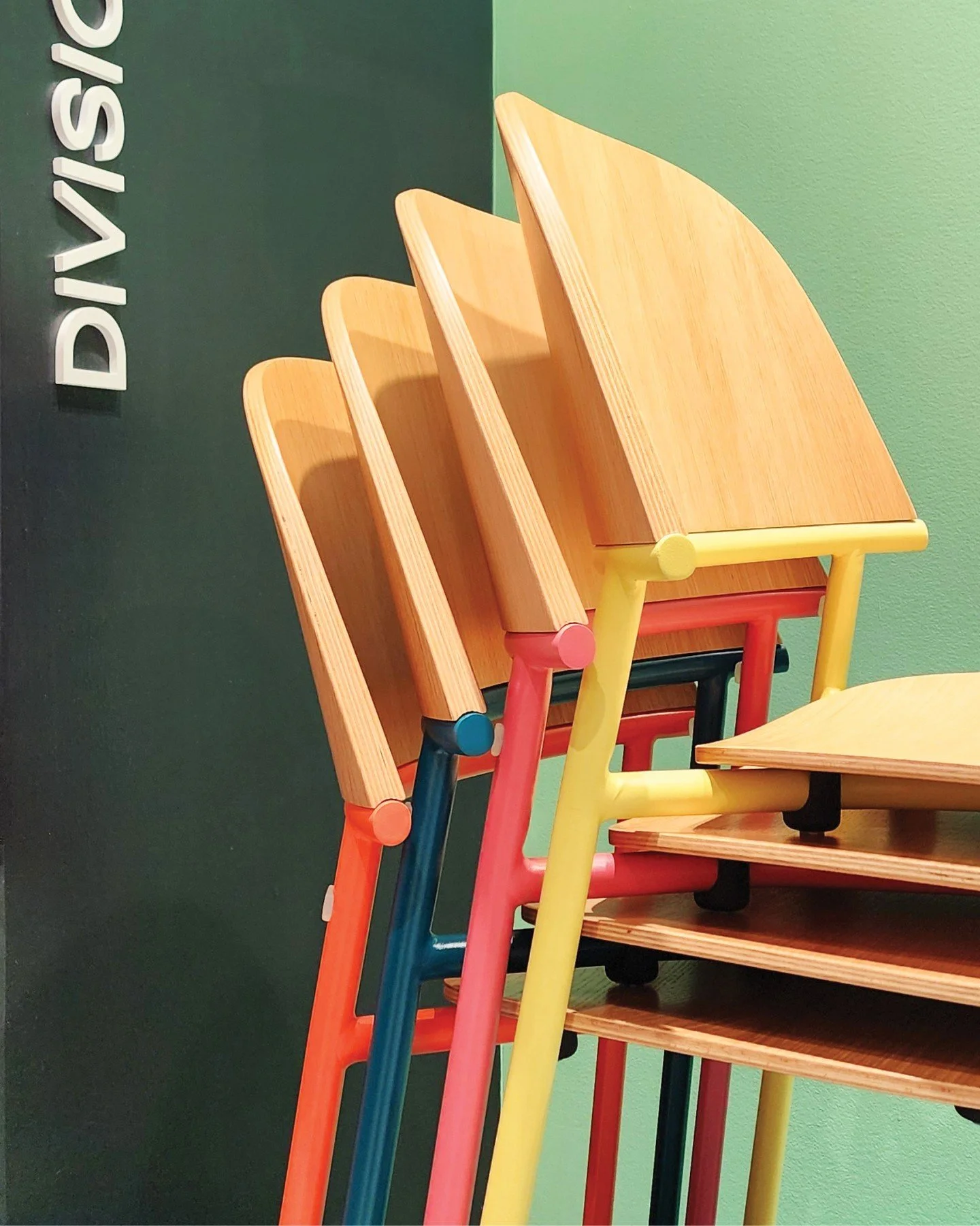 Short on space? Crux solves the crux of it. This chair stacks six high (or eight on a dolly) and looks good doing it. With Crux the odds of efficient design are always stacked in your favor.

#Division_12 #BentMetal #MetalFurniture #CafeChair #Stacki