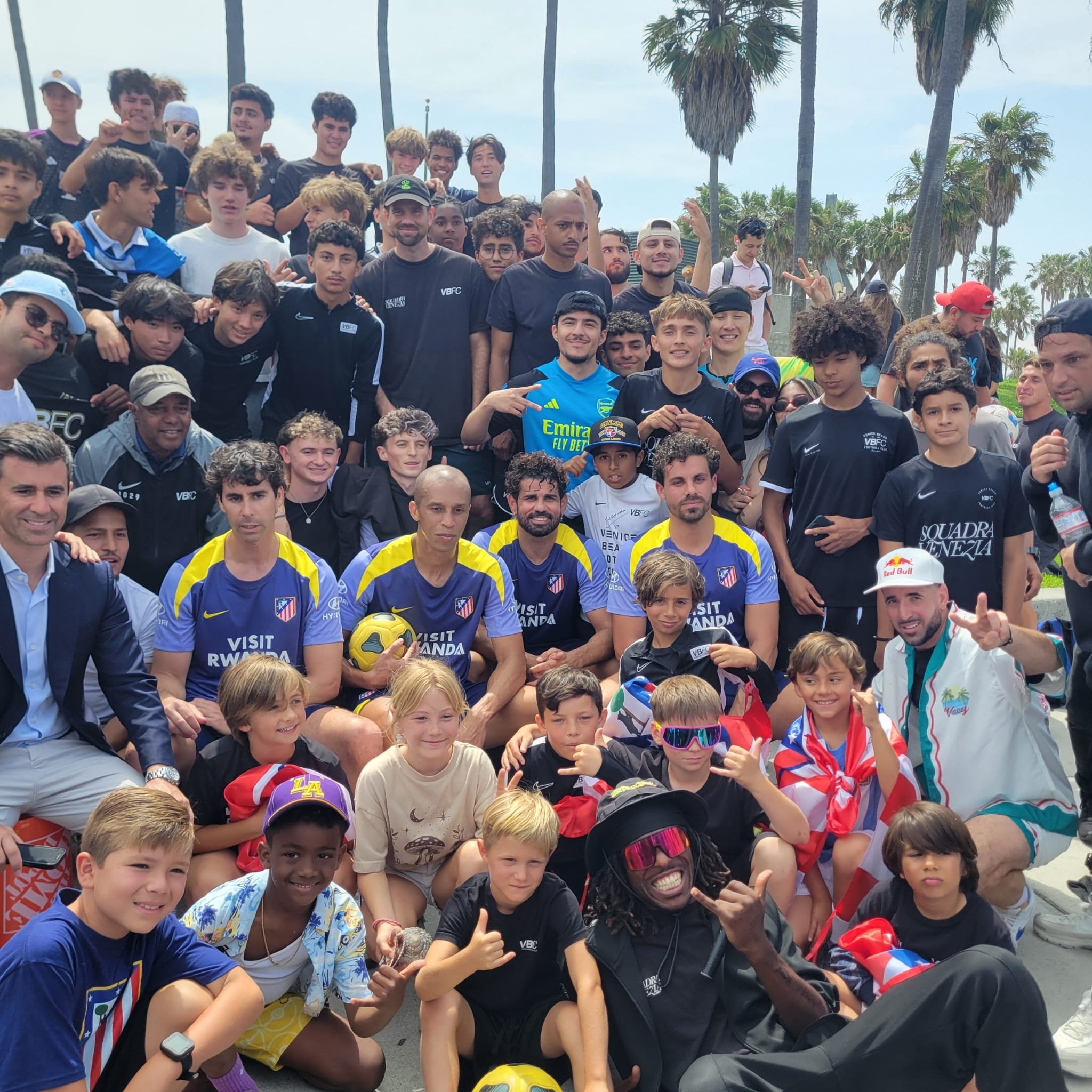 Atletico Madrid Legends Visit the Estadio 