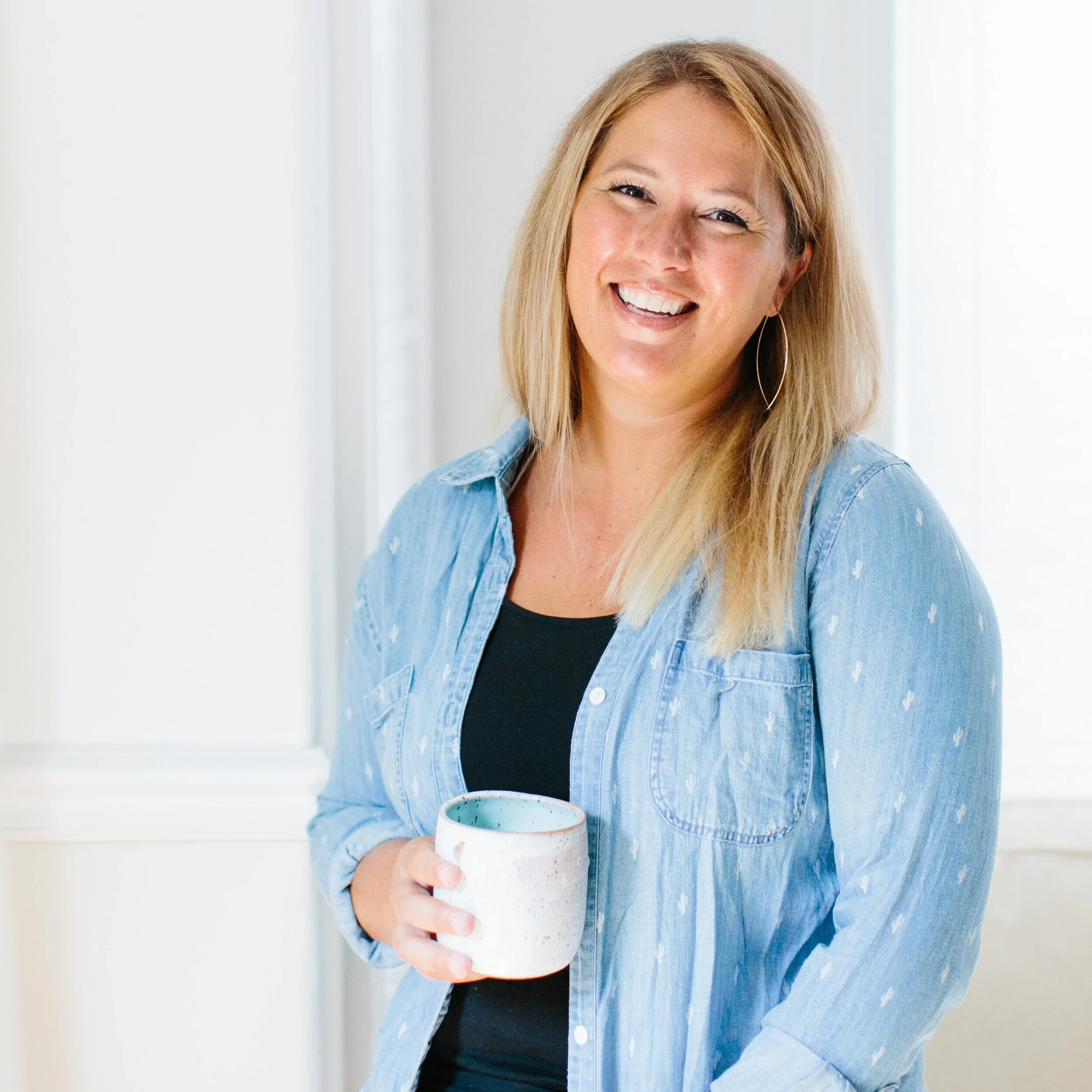 Episode #1010 - What Wedding Planners Really DO with Alexis Accomando of The Little Things