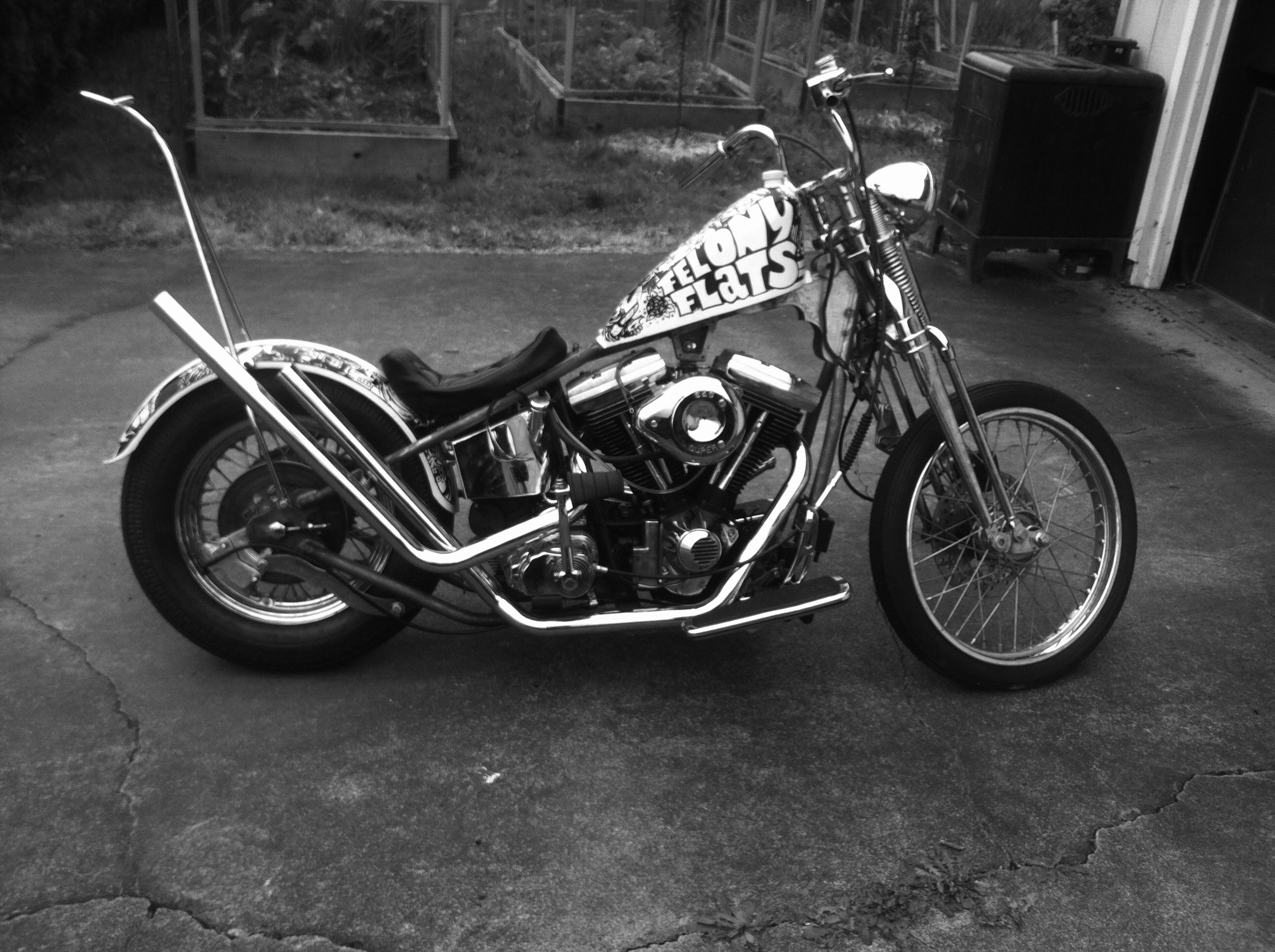  Evo chopper built for ARon Moxley.  ARon brought me the (already painted by Matt Stanger) tank and fender along with a big pile of parts (some that matched, some that did not) and this is what we came up with.  Can be seen ripping around Portland, O