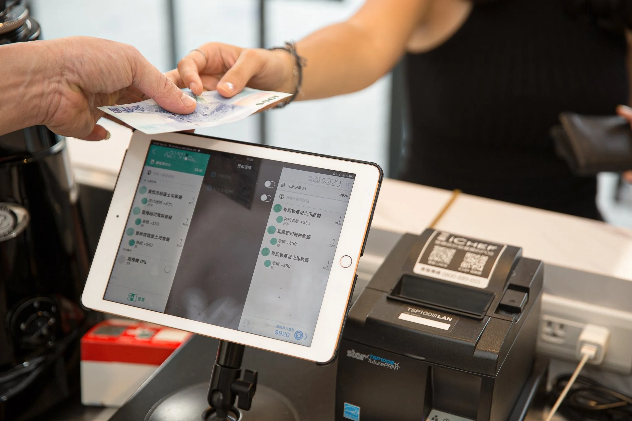 iCHEF 智慧餐飲管理系統，運用數據數位化流程，實現獨立店面永續獲利。