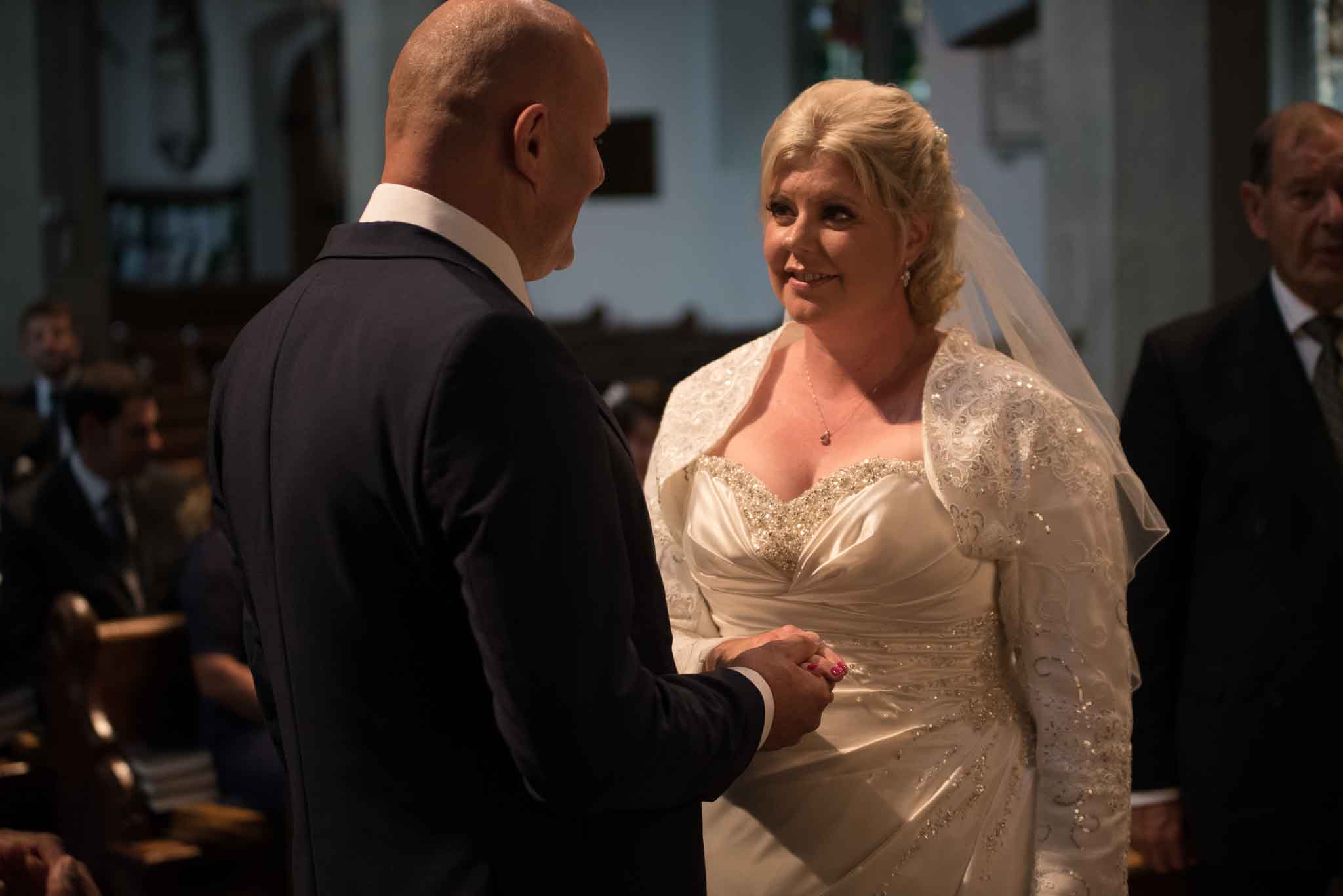 St Mary & All Saints Beaconsfield, St Mary's Beaconsfield, Beaconsfield wedding photographer, Beaconsfield wedding, Buckinghamshire wedding, Reportage wedding photography
