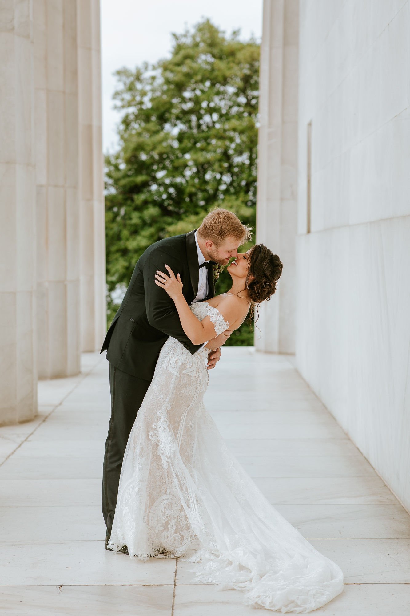 Kissing at the Lincoln Memorial