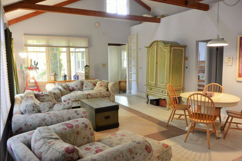 2 night getaway 1 block from private Lake Michigan beach - Union Pier Cottage 