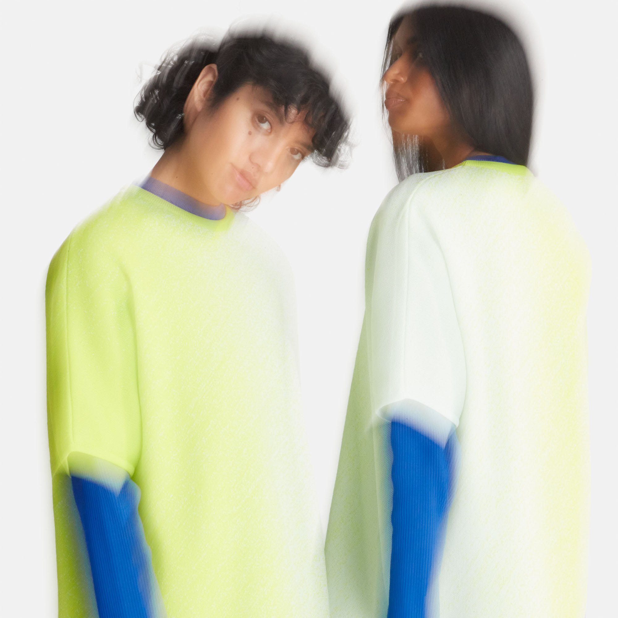 A6SWPEB5-ALT6_BLUR.jpeg