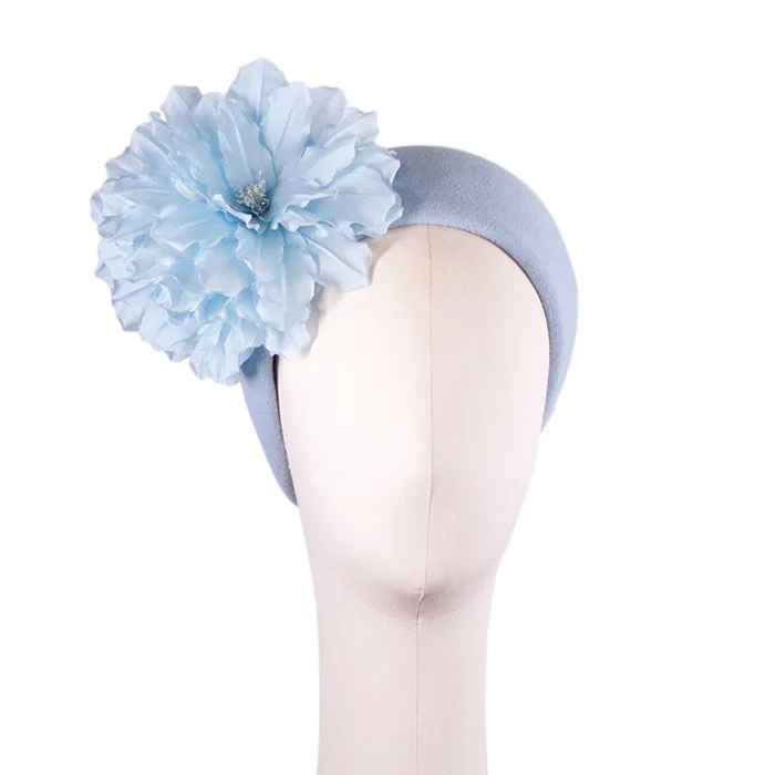 mariaetkindmillinery_lightblue-velour_felt-flower_beret-.jpg