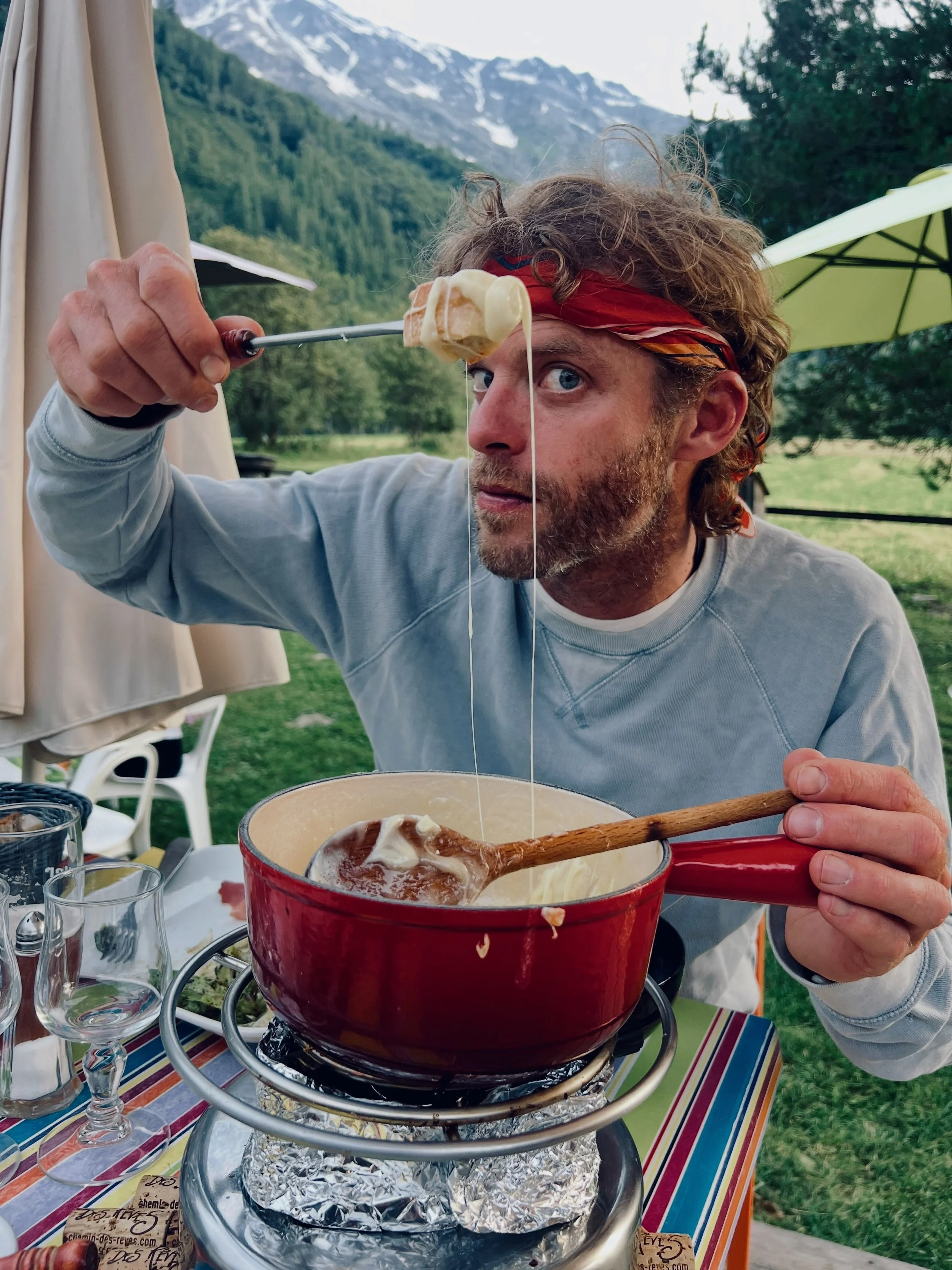 &Agrave; toi, mon gourmand.

&Agrave; toi qui veux tout, tout le temps, partout.
Qui veux &ecirc;tre ici et l&agrave;-bas &agrave; la fois.
&Agrave; toi qui veux tout voir, tout faire, tout vivre.
Qui veut go&ucirc;ter le monde entier.

&Agrave; ta g